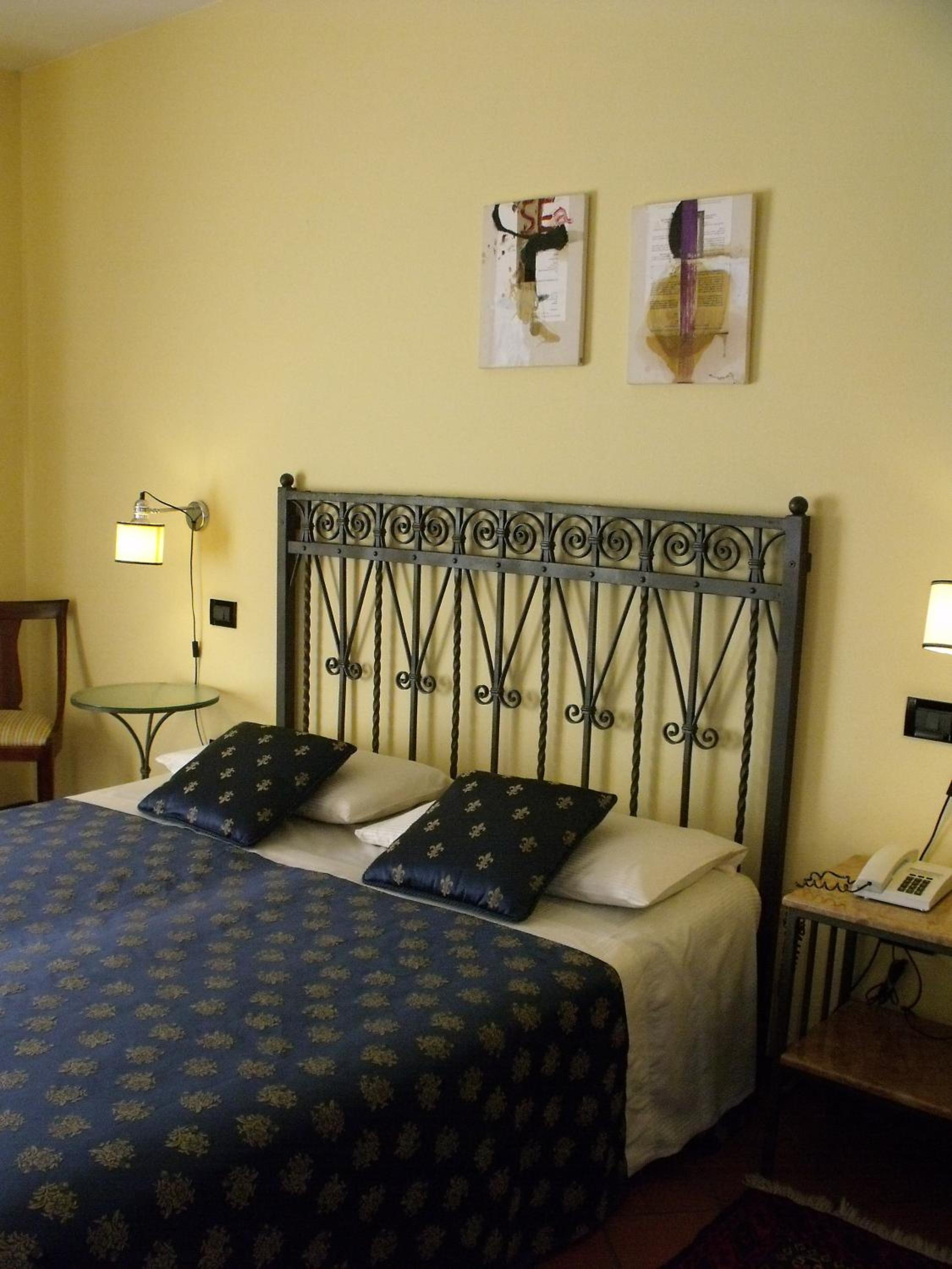 Suite with Private Terrace - Photo 4