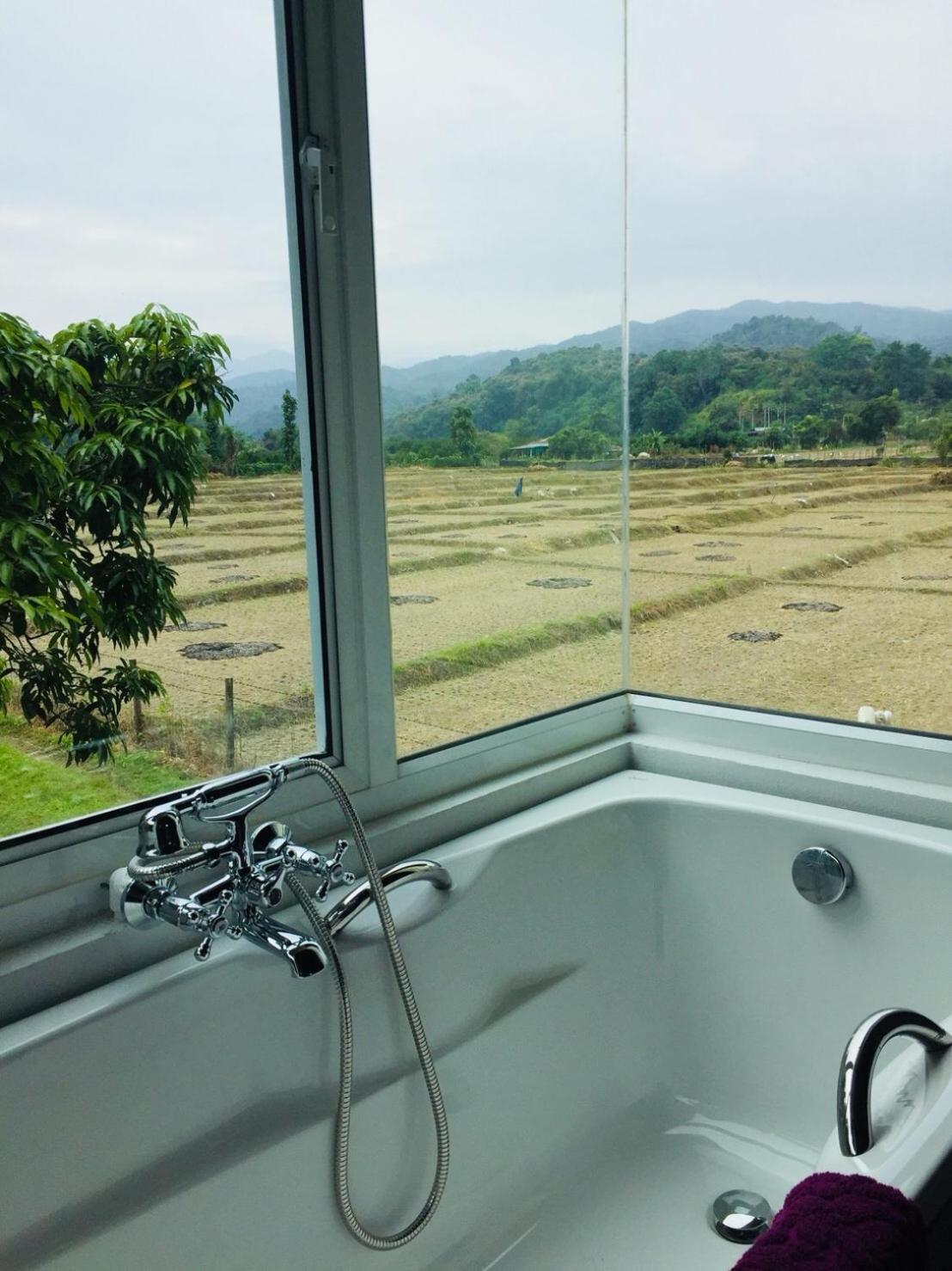 King Room with Mountain View photo 2