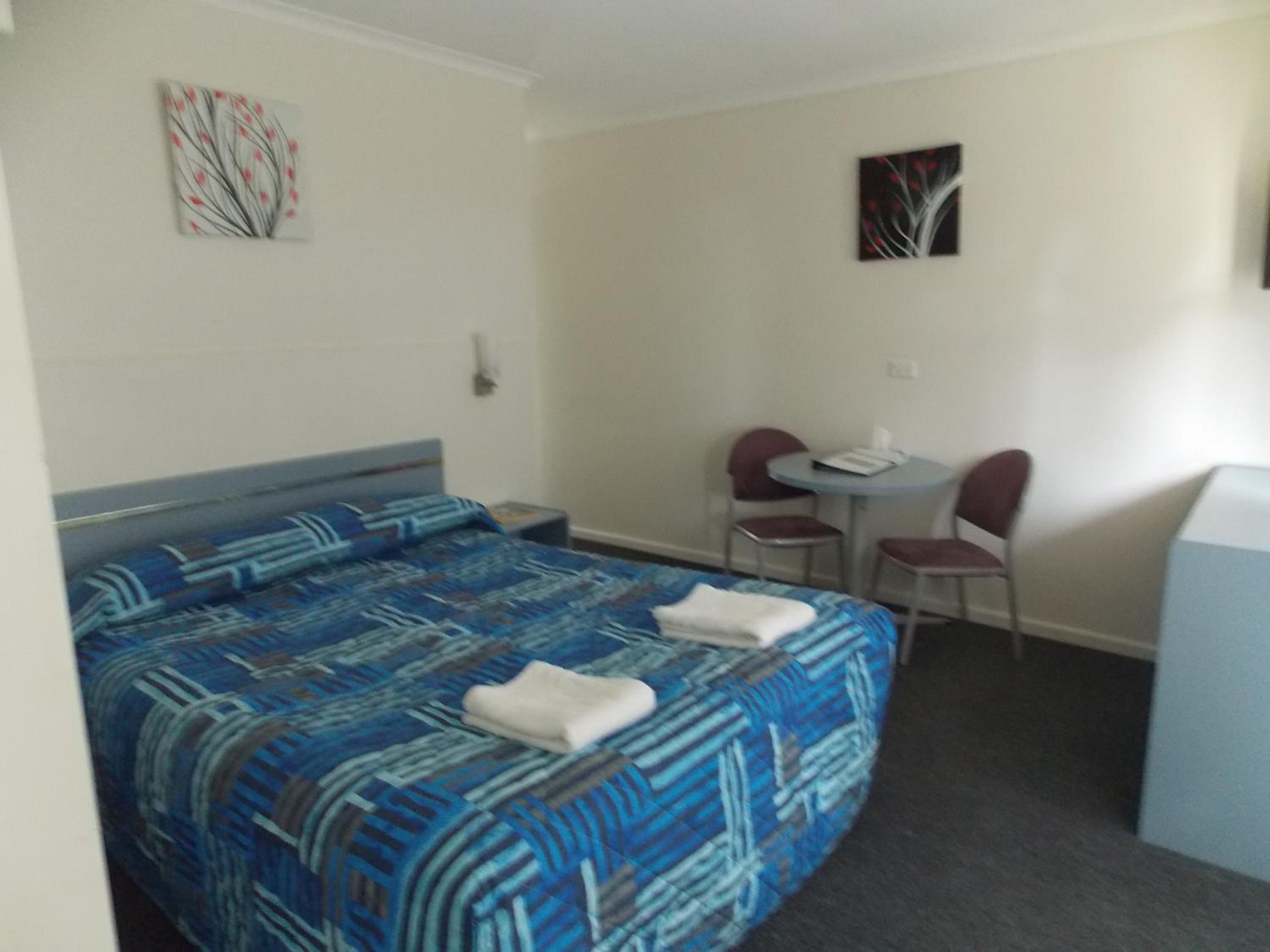 Queen Room photo 2