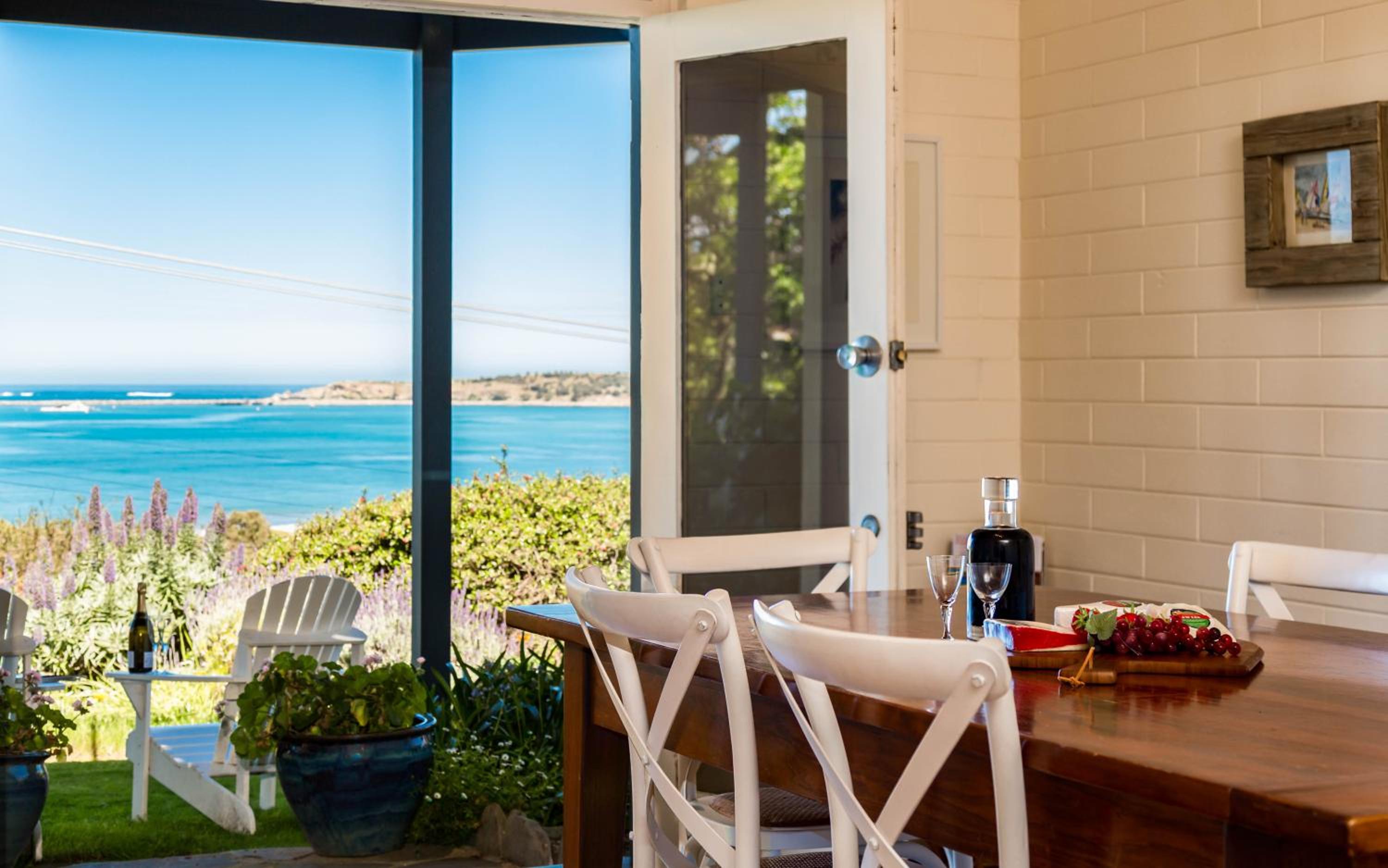 Deluxe Two-Bedroom Villa with Ocean View - Cheri On Sea Retreat photo 2