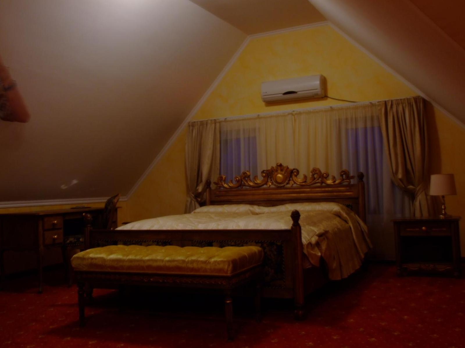 Double or Twin Room with Balcony - Photo 82