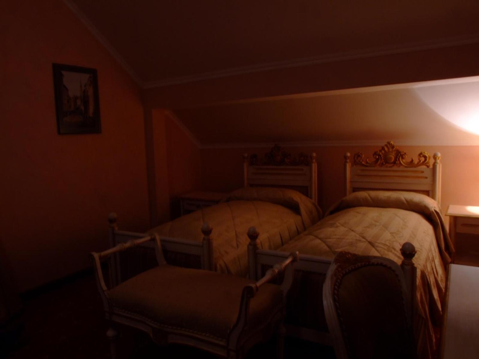Double or Twin Room with Balcony - Photo 86
