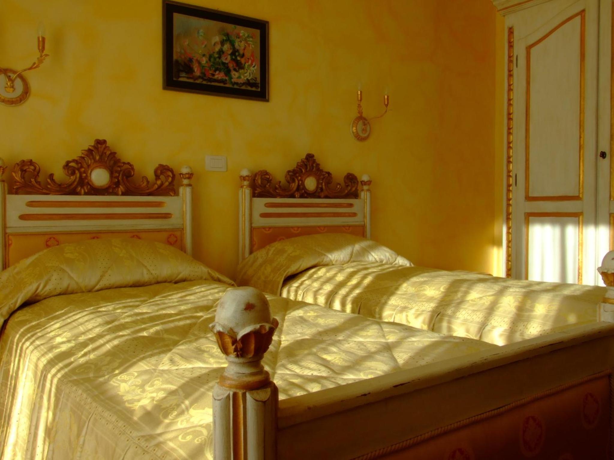 Double or Twin Room with Balcony - Photo 48