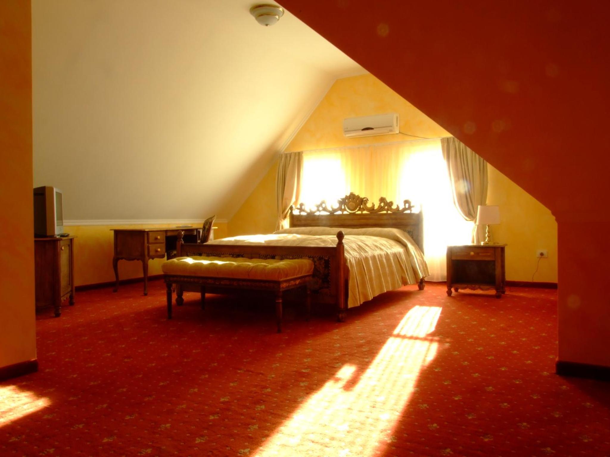 Double or Twin Room with Balcony - Photo 93