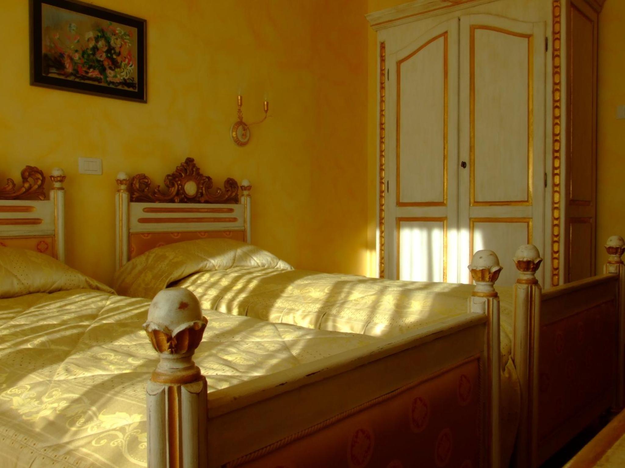 Double or Twin Room with Balcony - Photo 43