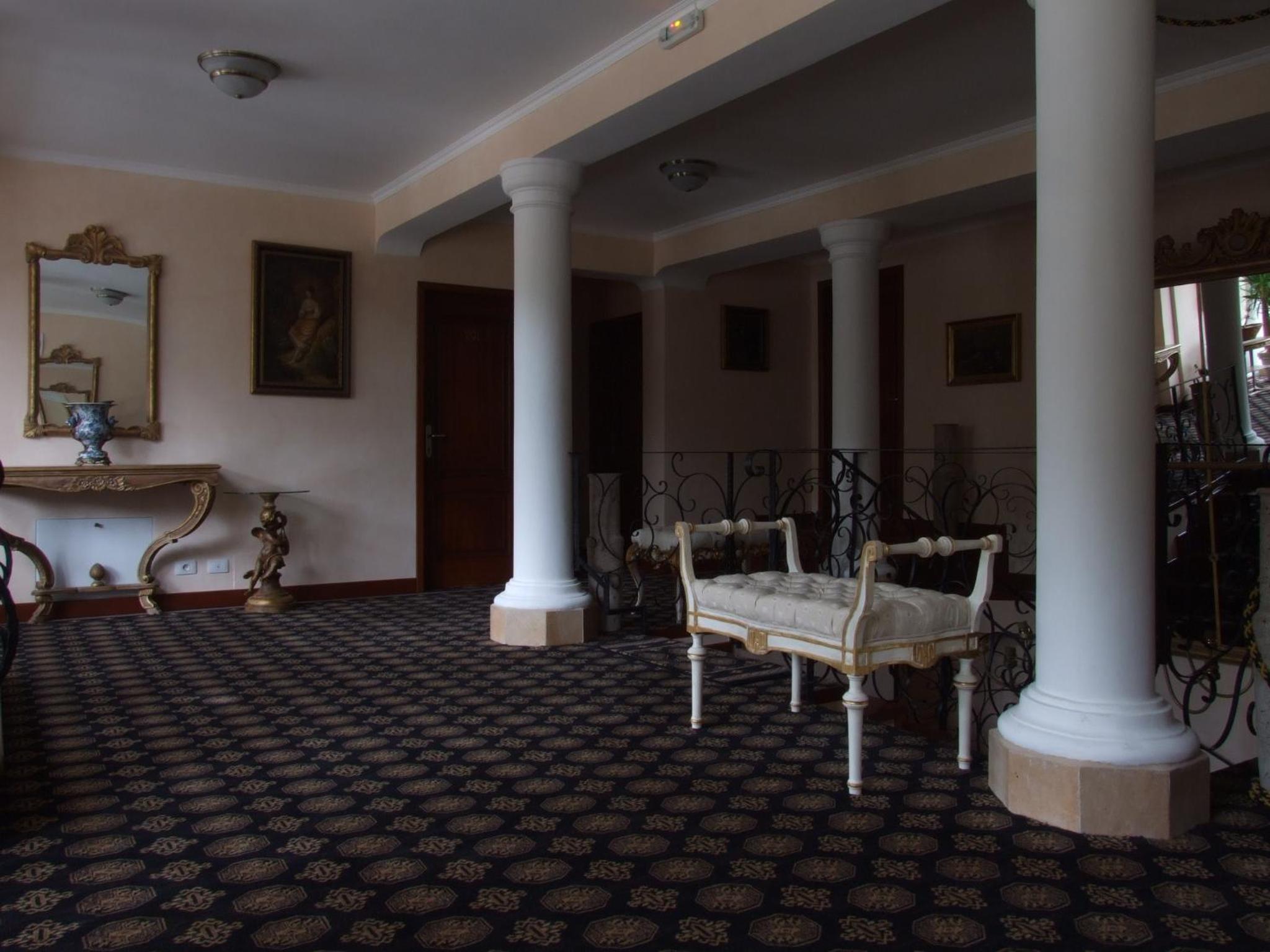 Double or Twin Room with Balcony - Photo 5