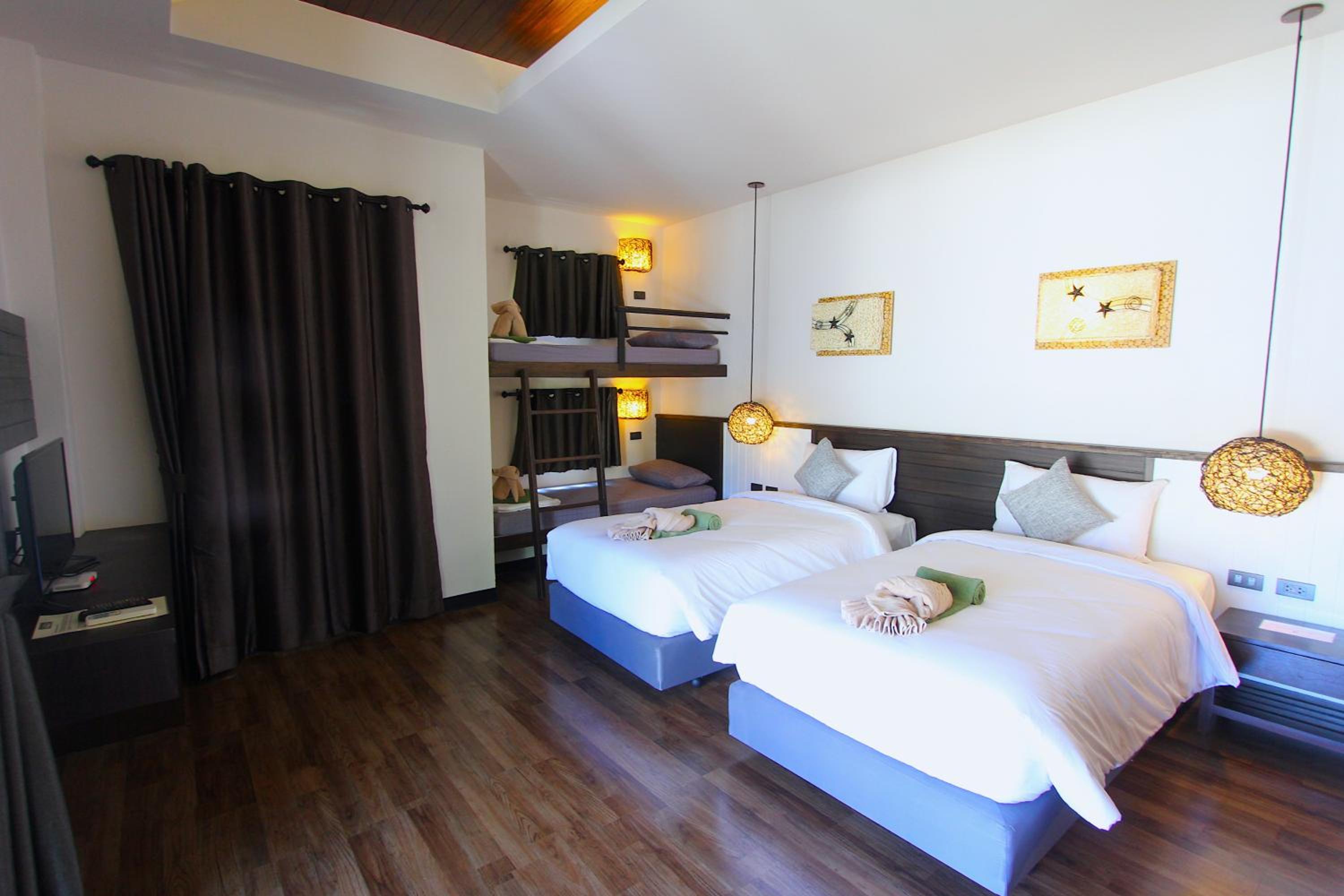 Deluxe Family Room
