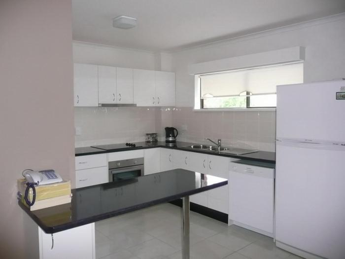 Three-Bedroom Apartment photo 3