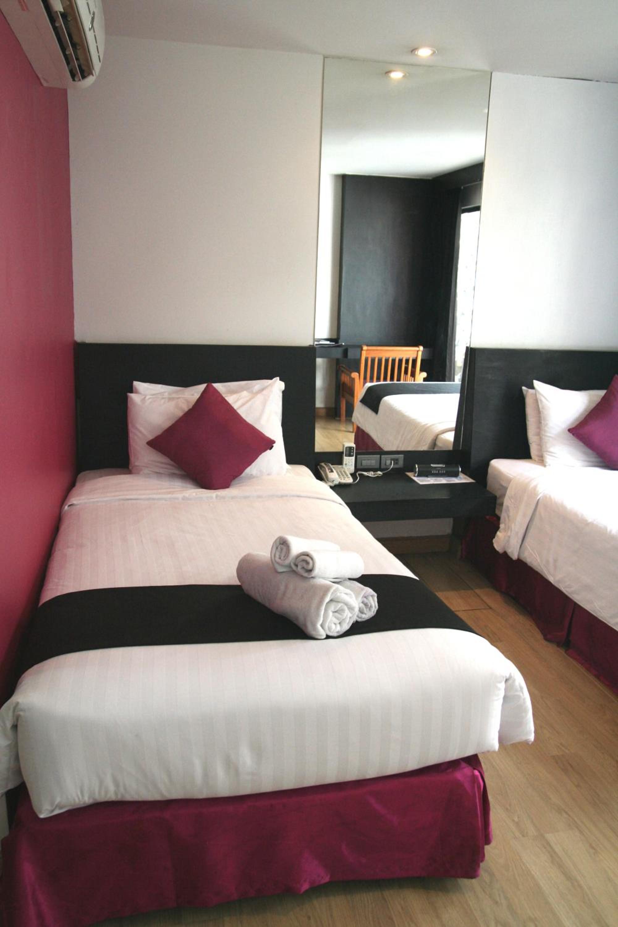 Deluxe Double or Twin Room photo 3