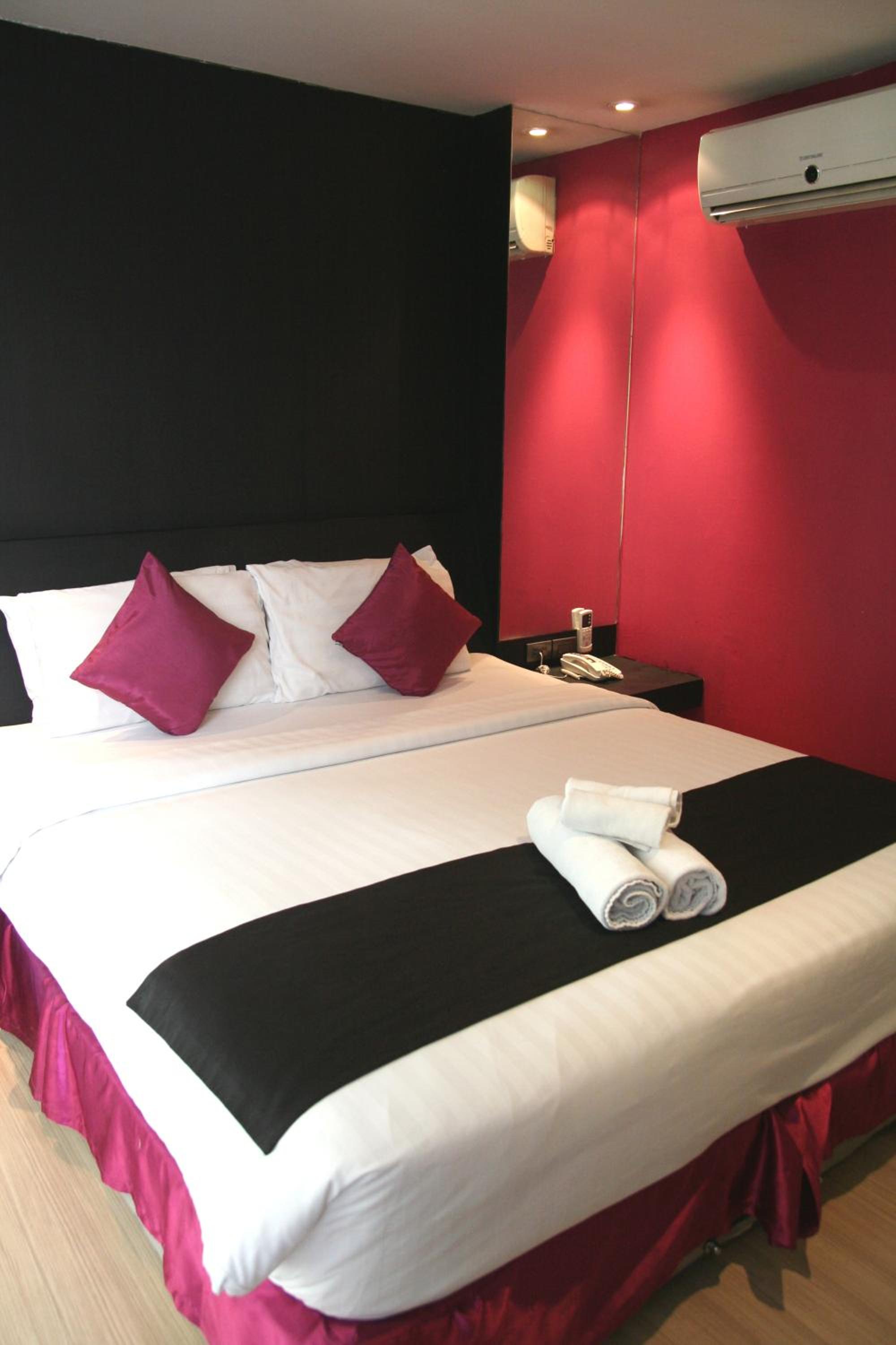 Deluxe Double or Twin Room photo 2