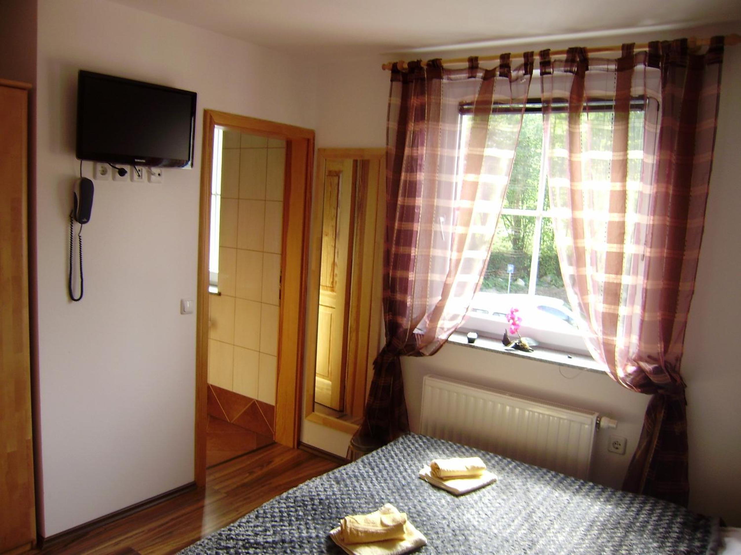 Double Room - Photo 8