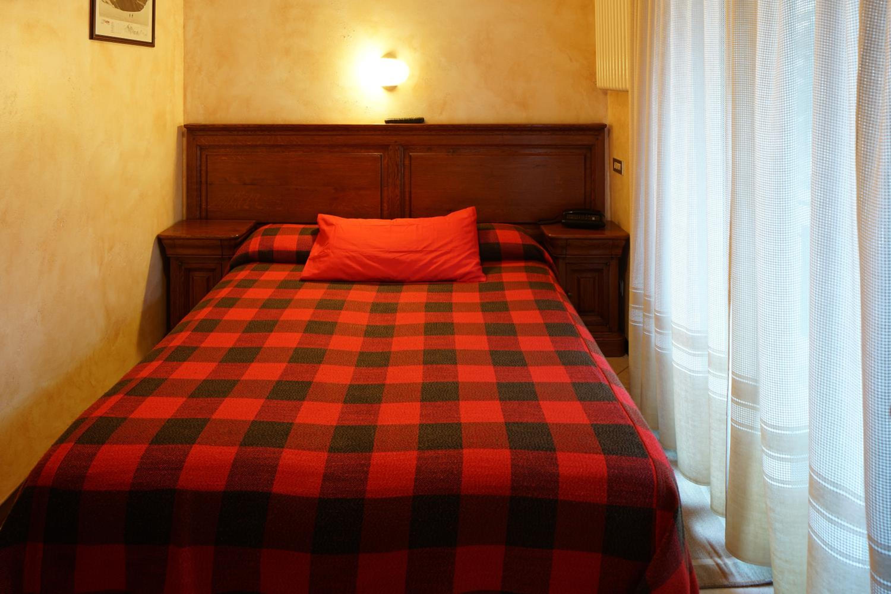 Small Double Room photo 1