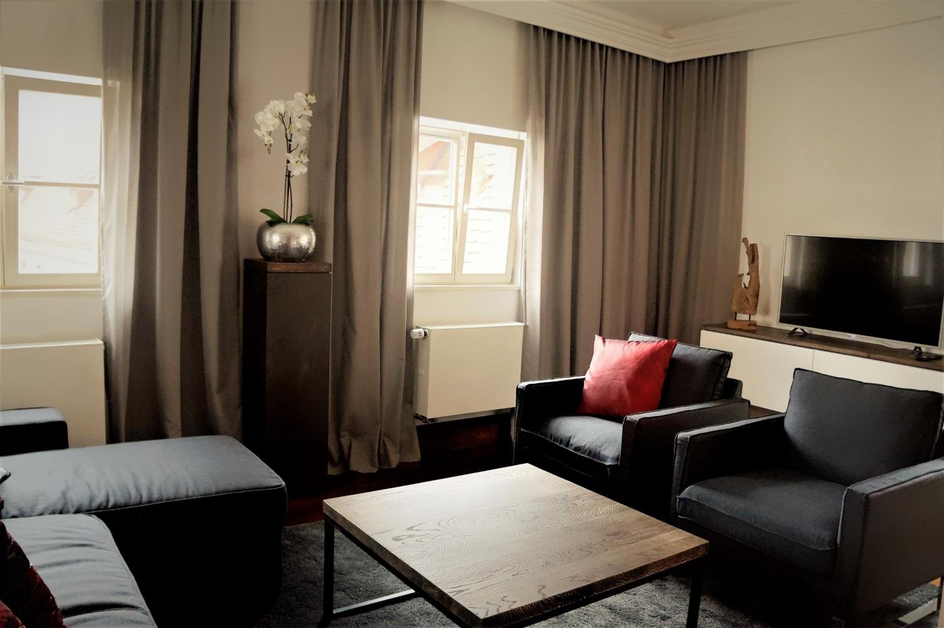 Suite - Photo 3