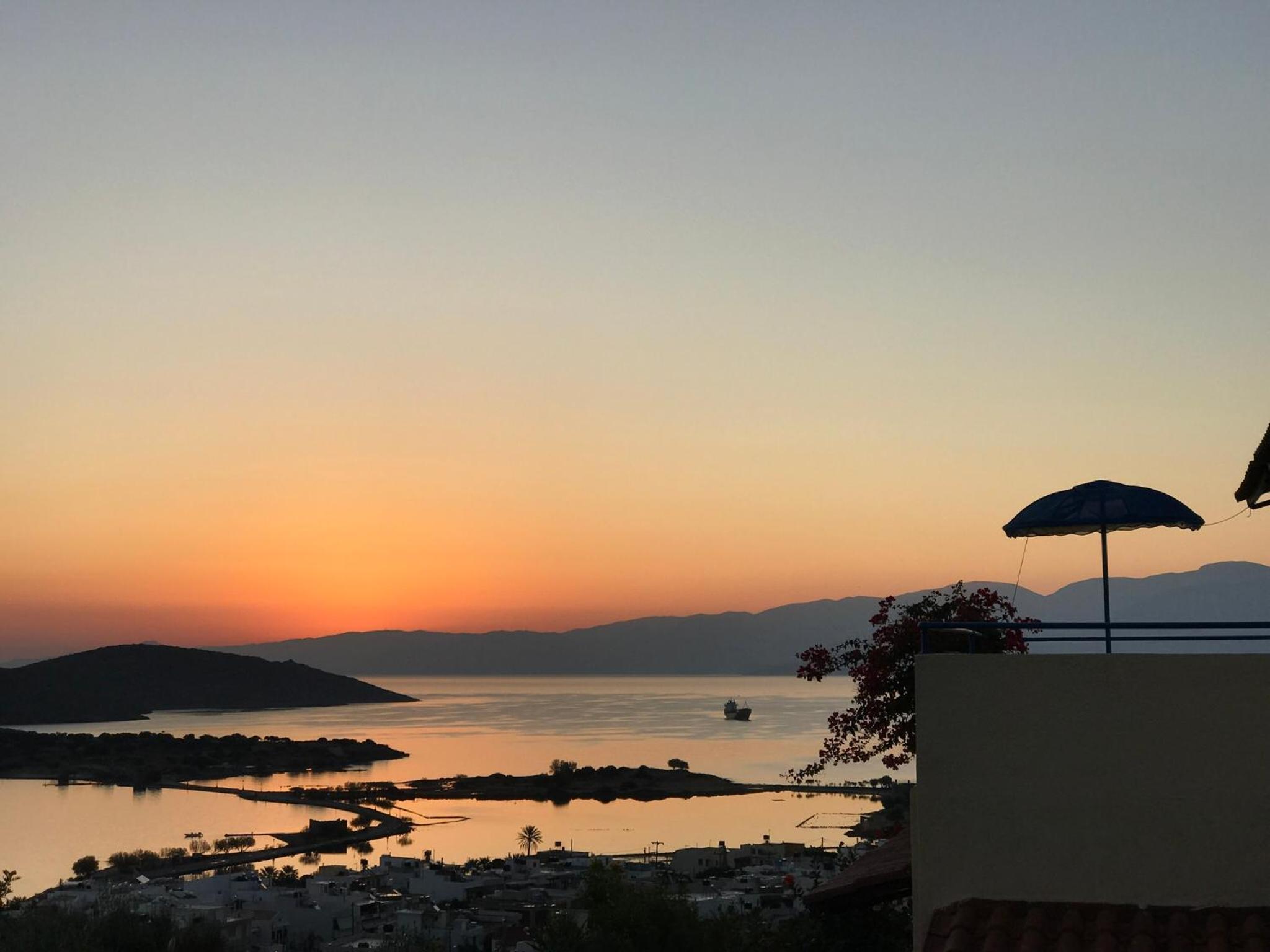 Deluxe Studio with Panoramic Sea View - Photo 2