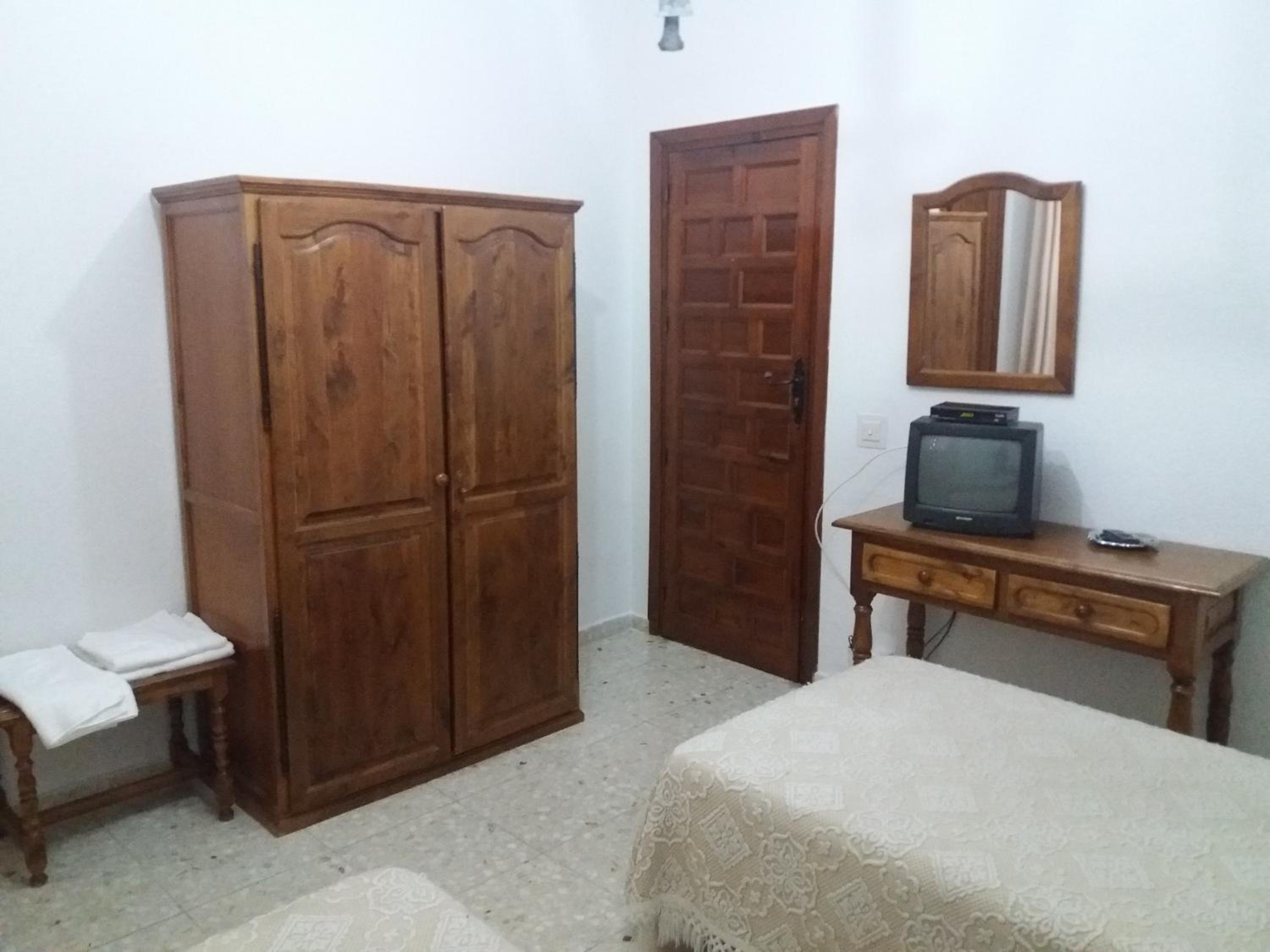 Double Room with Private Bathroom - Photo 1