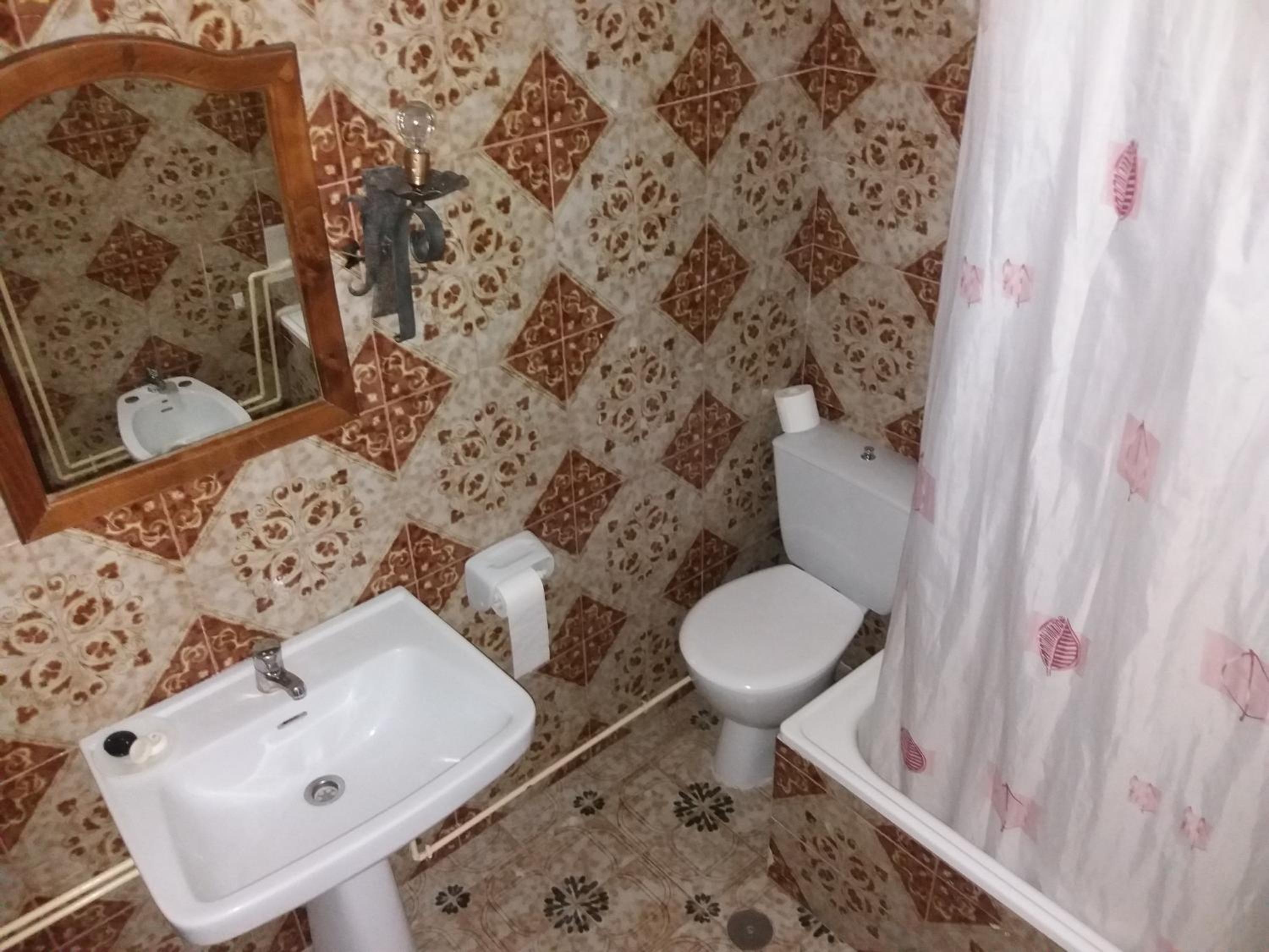 Double Room with Private Bathroom - Photo 4