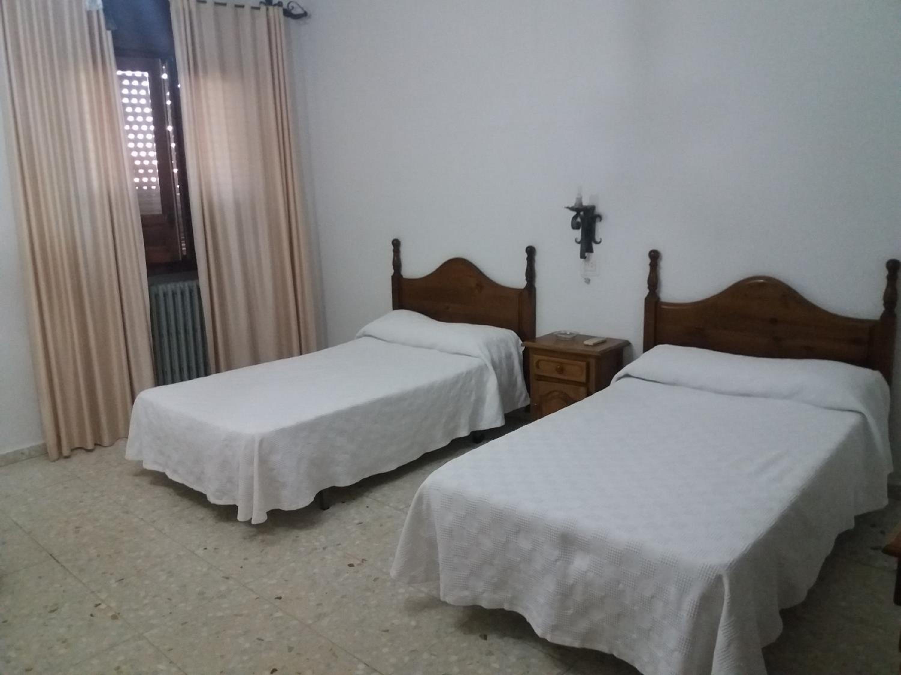Double Room with Private Bathroom - Photo 5