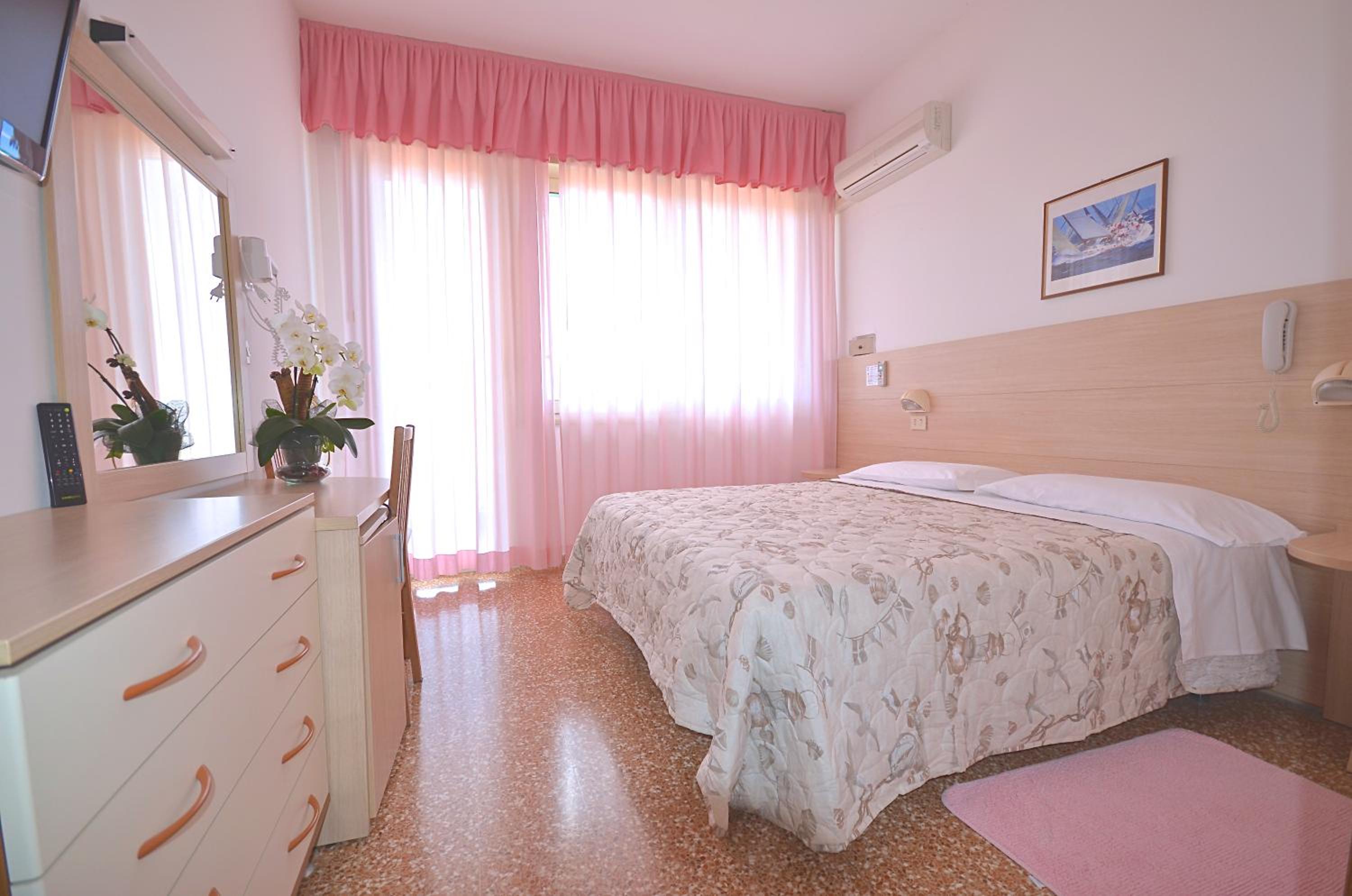 Double or Twin Room photo 2
