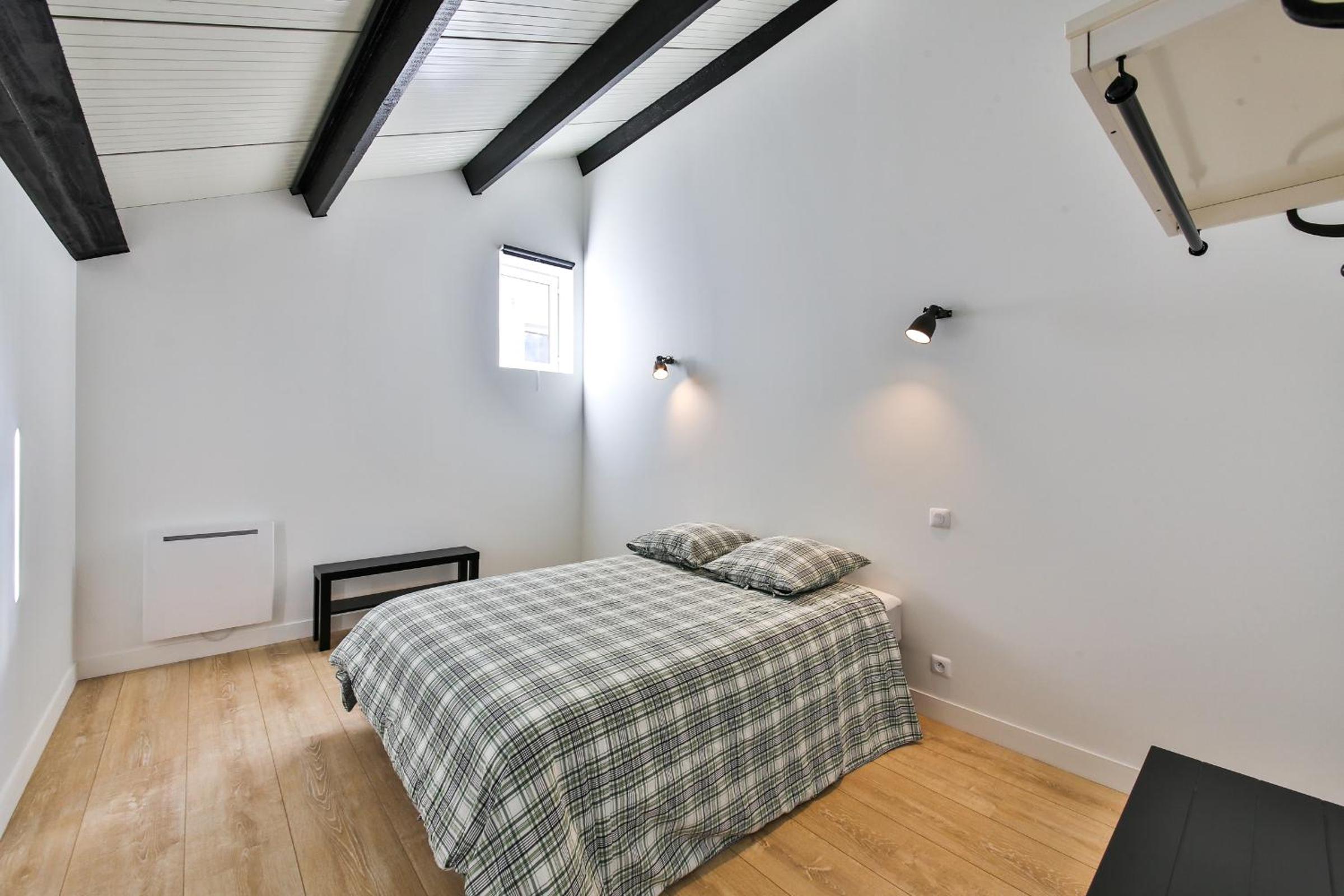Apartment - Split Level - Photo 29