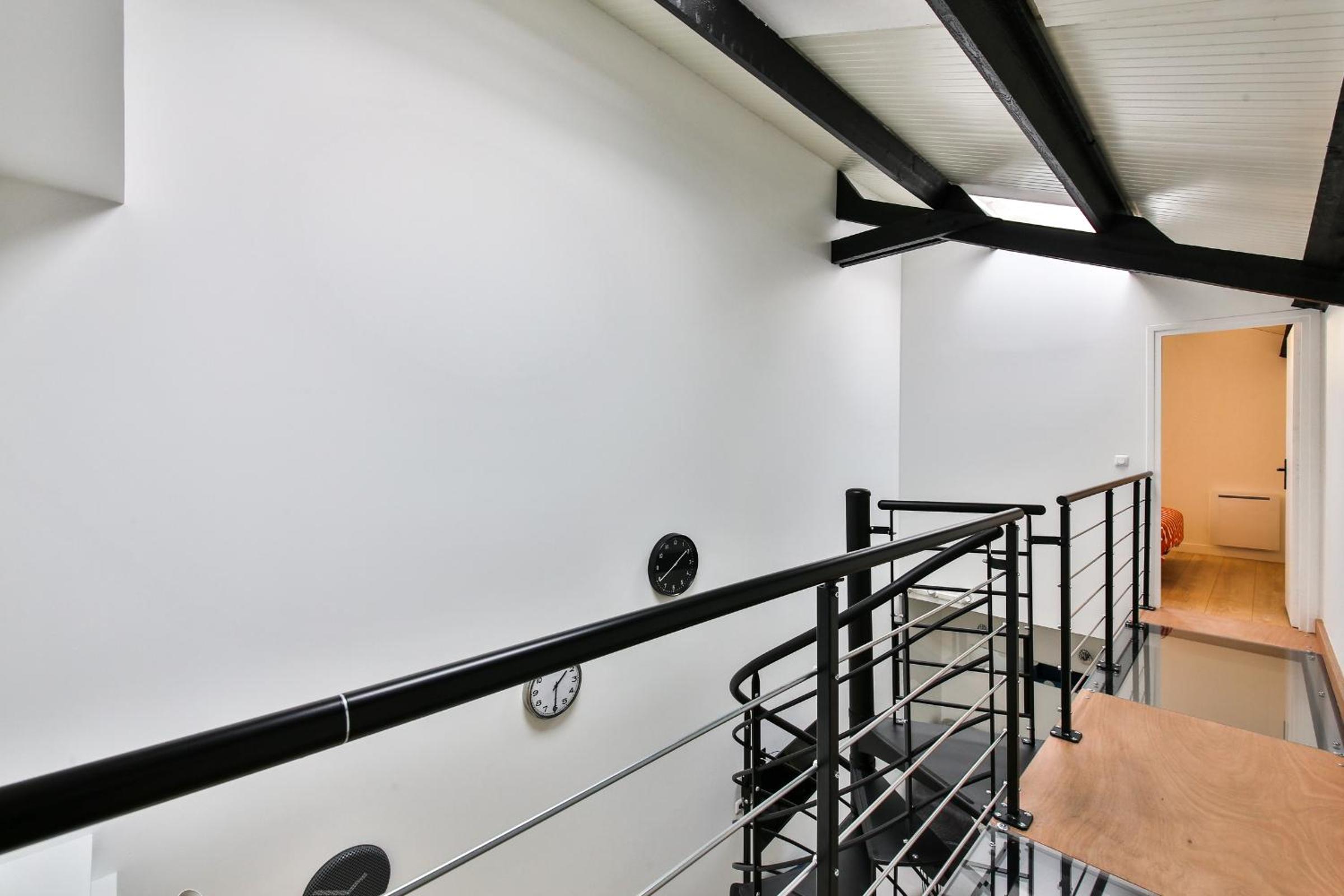 Apartment - Split Level - Photo 31