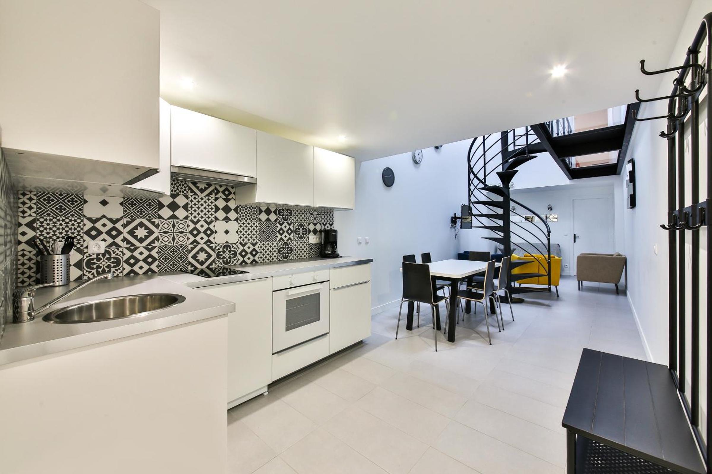 Apartment - Split Level - Photo 36