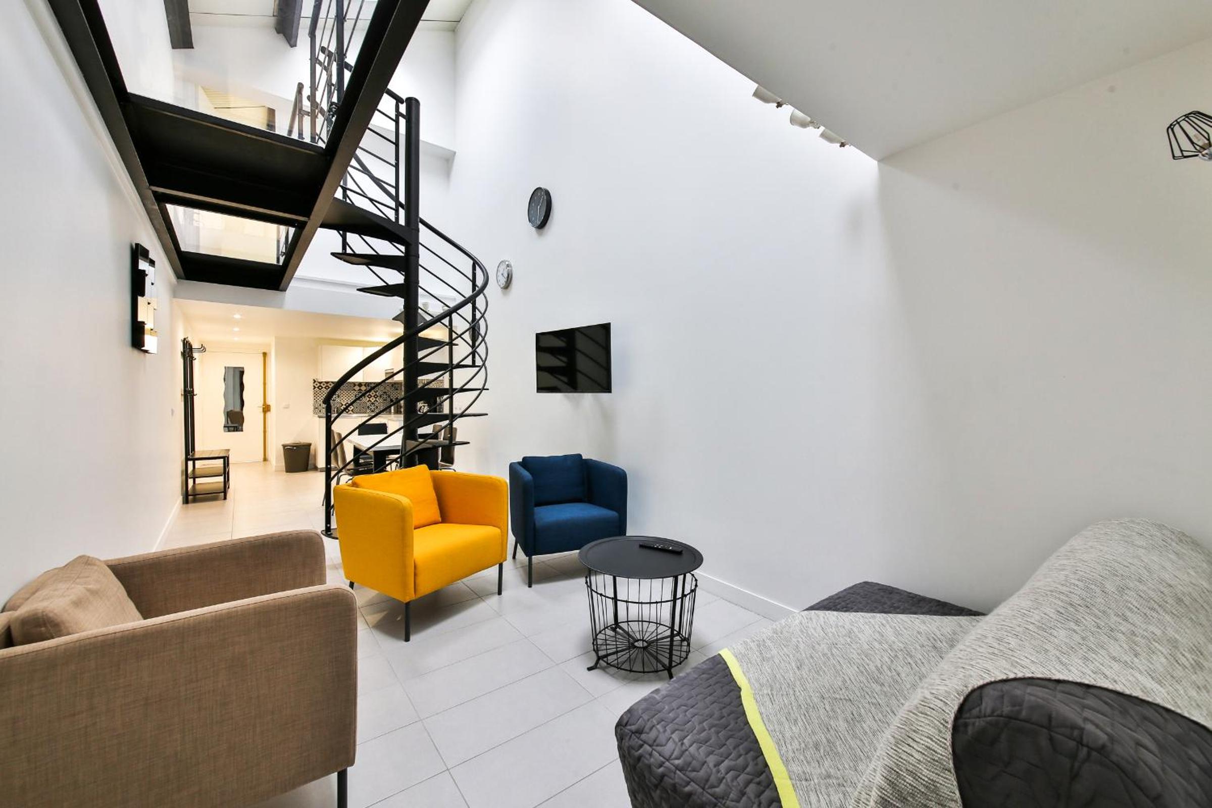 Apartment - Split Level - Photo 41