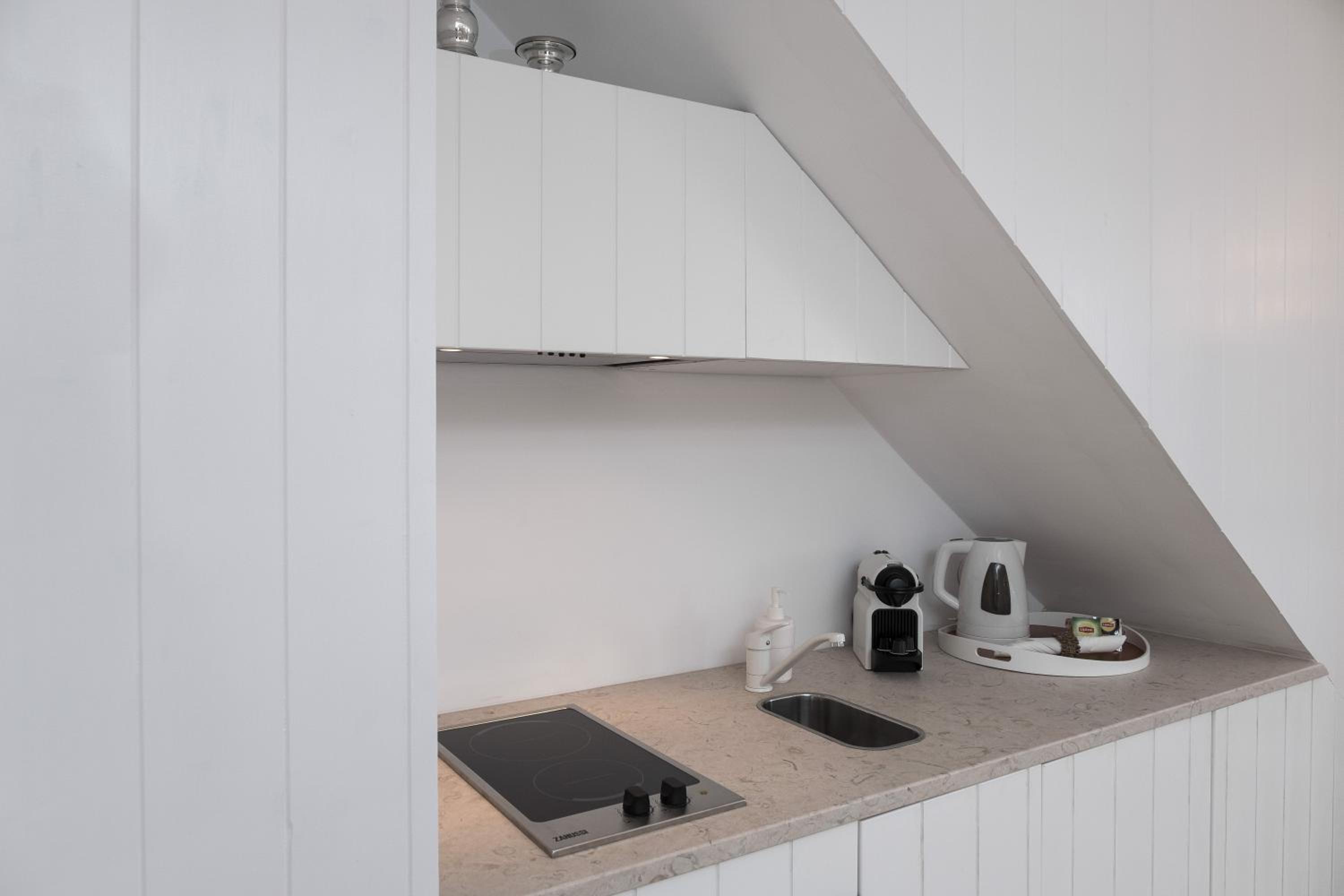 One-Bedroom House - Photo 27