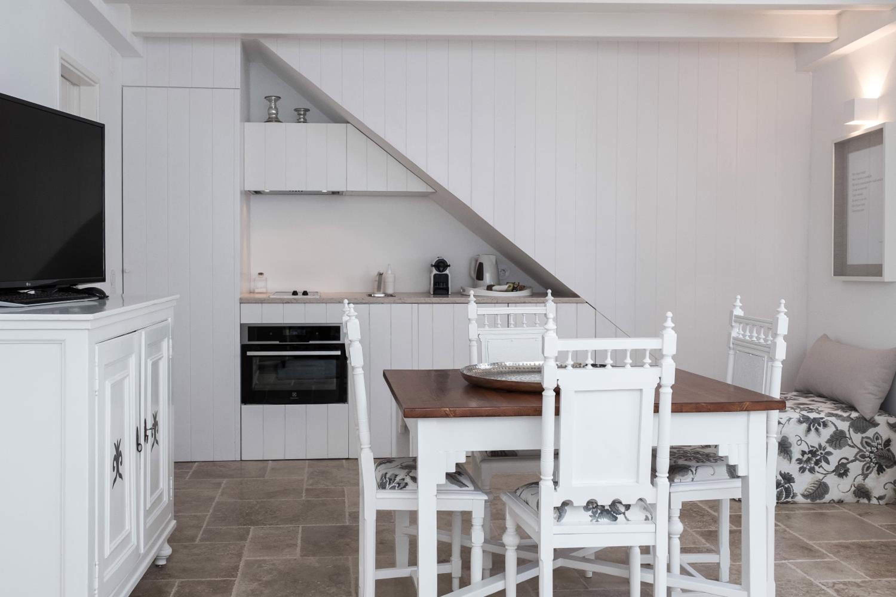One-Bedroom House - Photo 25