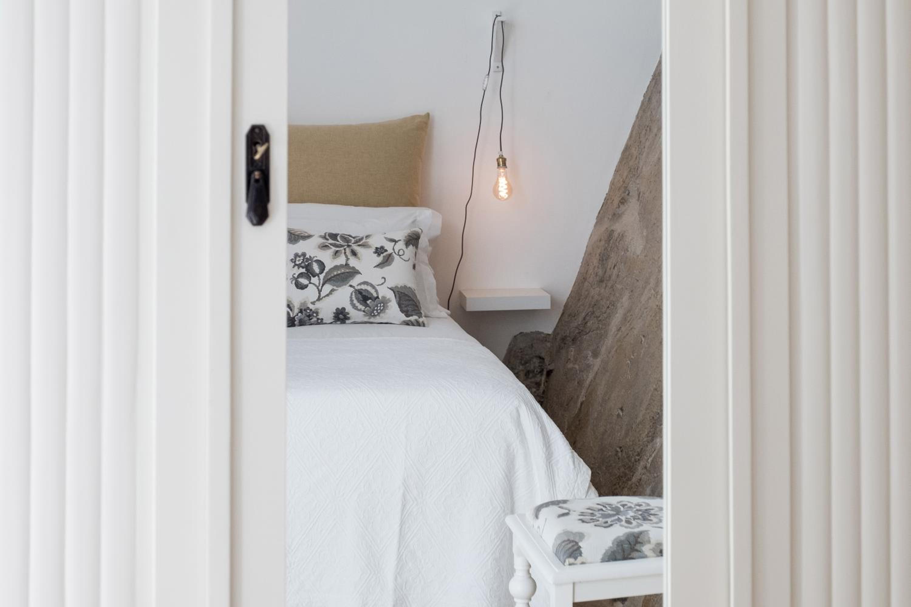 One-Bedroom House - Photo 3