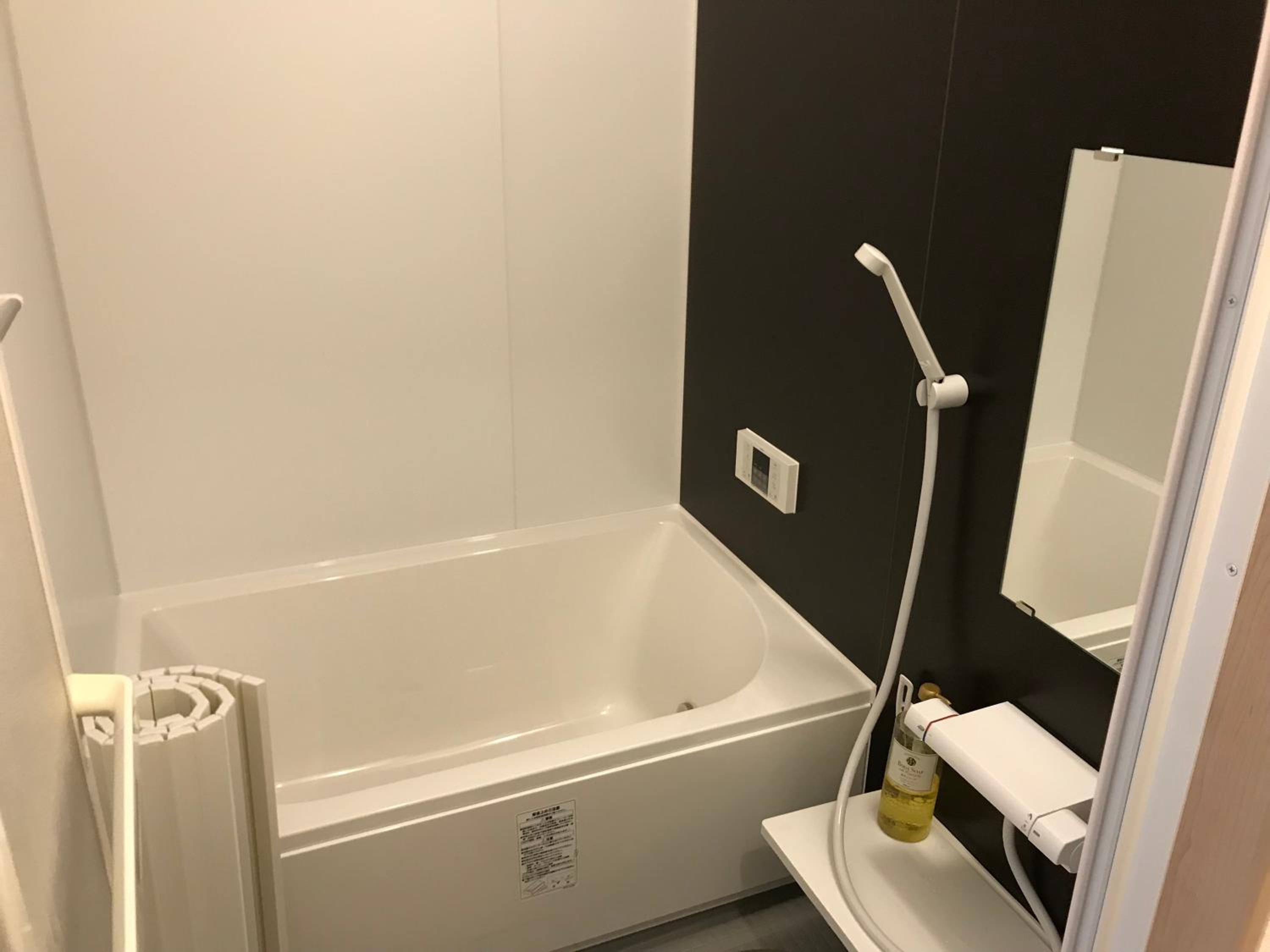 Family Room with Shared Bathroom - Photo 9