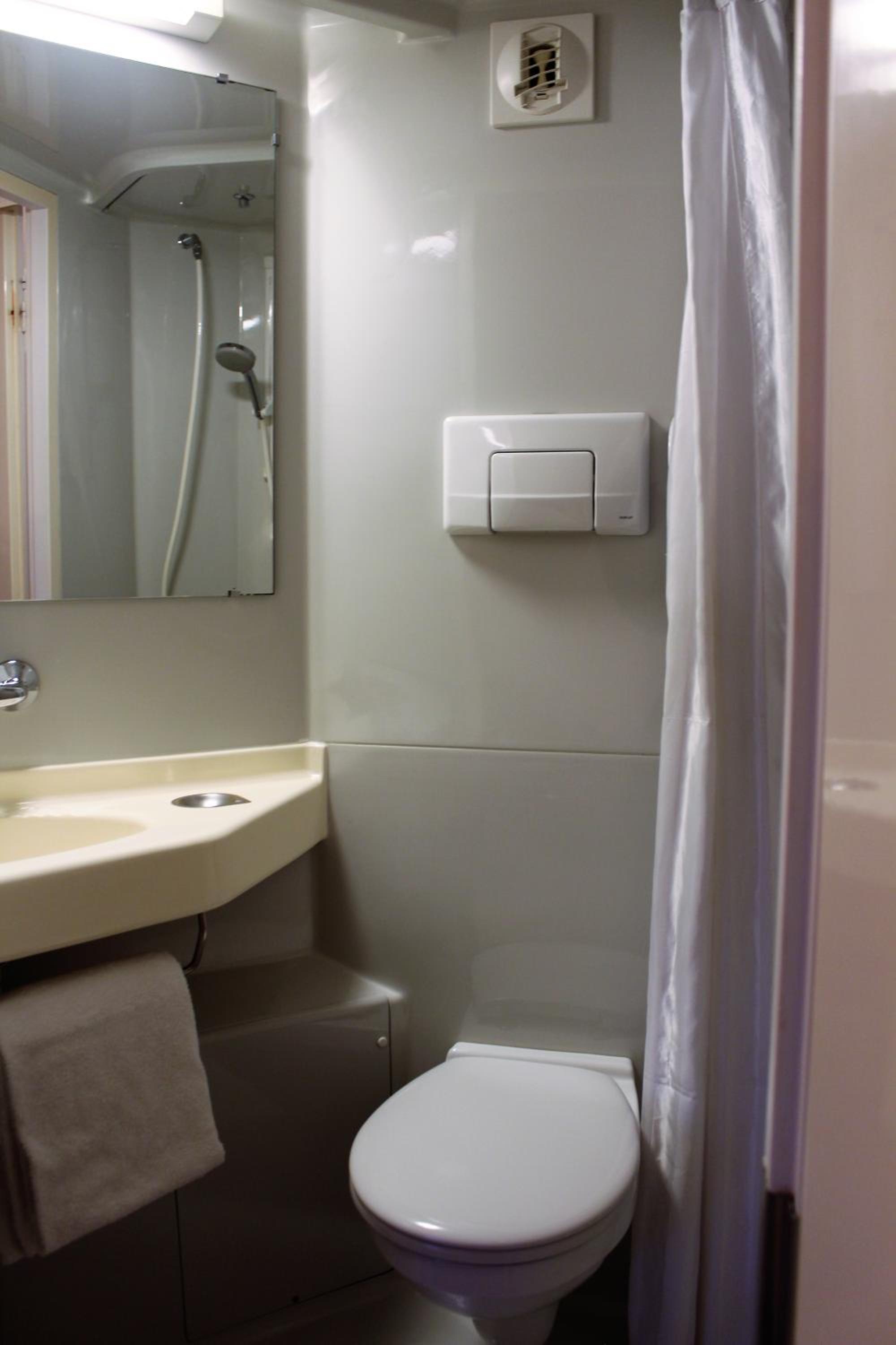 Double Room - Photo 2
