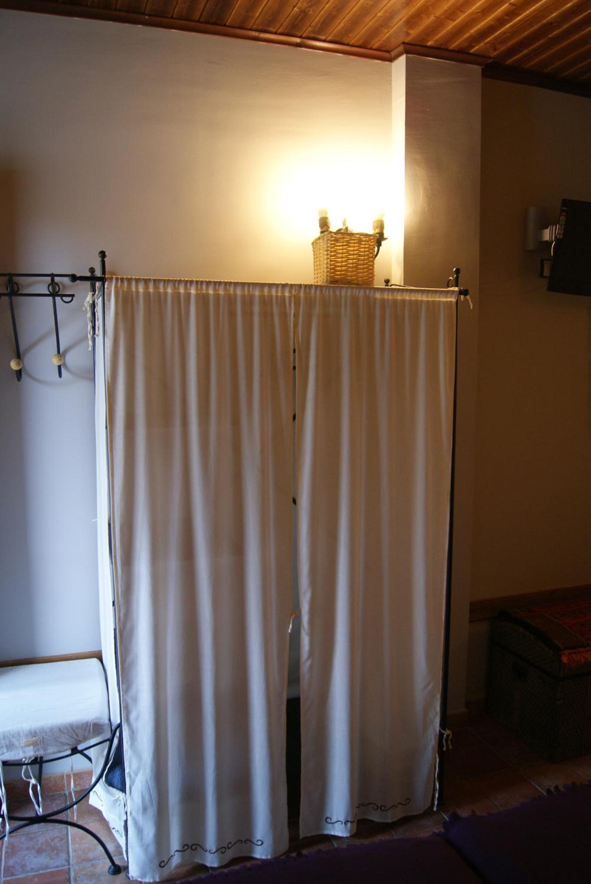 Double or Twin Room - Photo 5