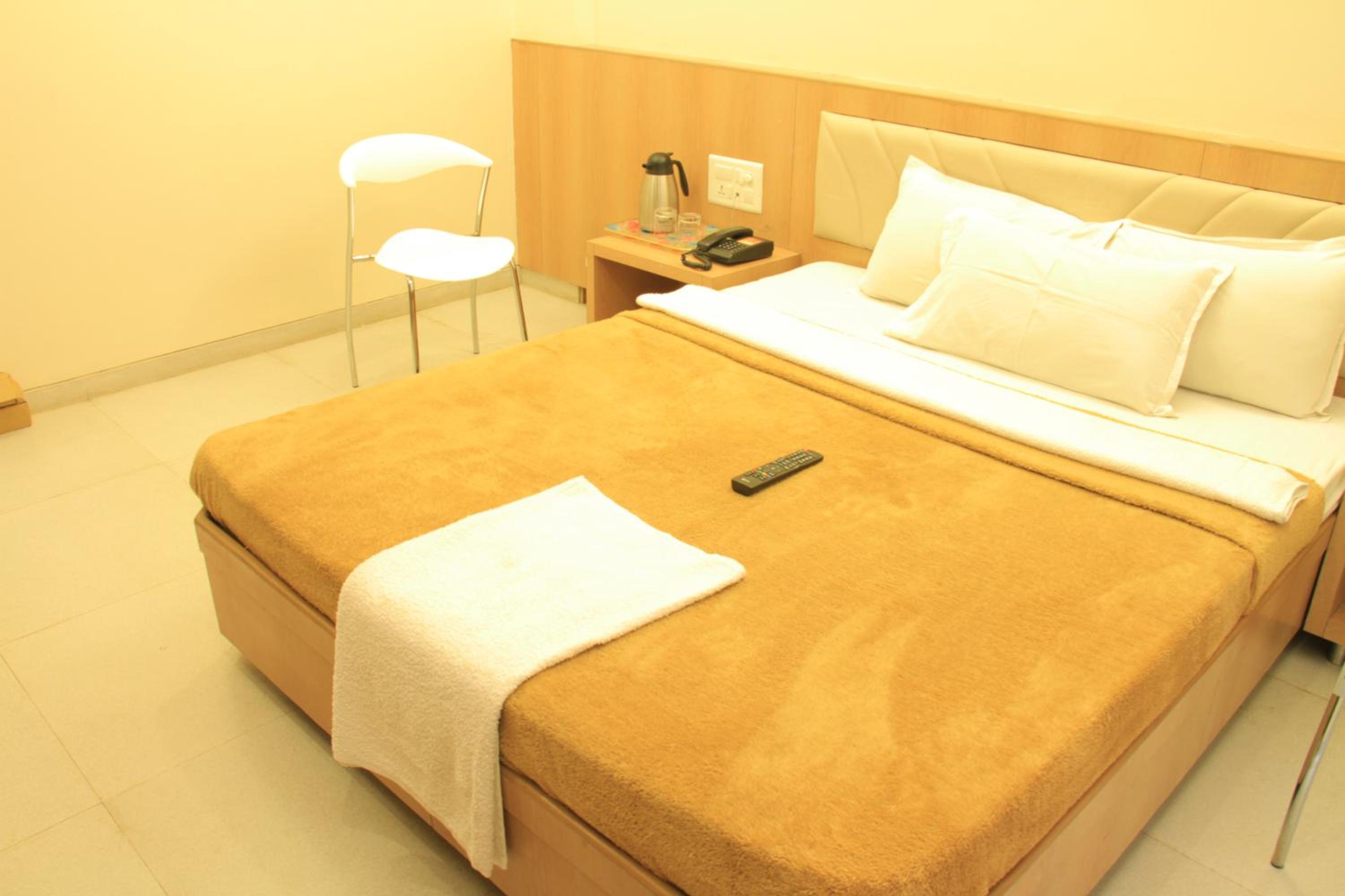 Deluxe Triple Bed Non A.C. photo 1