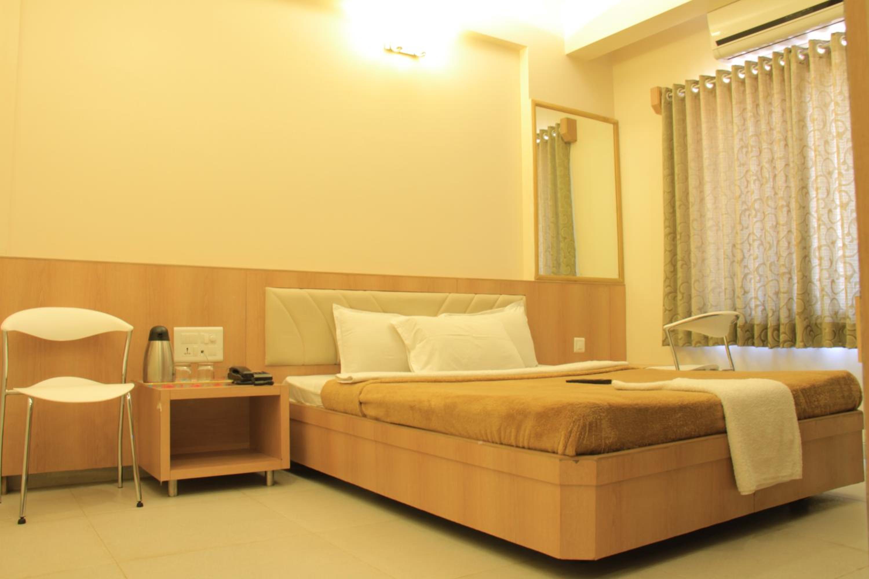 Deluxe Triple Bed Non A.C. photo 3