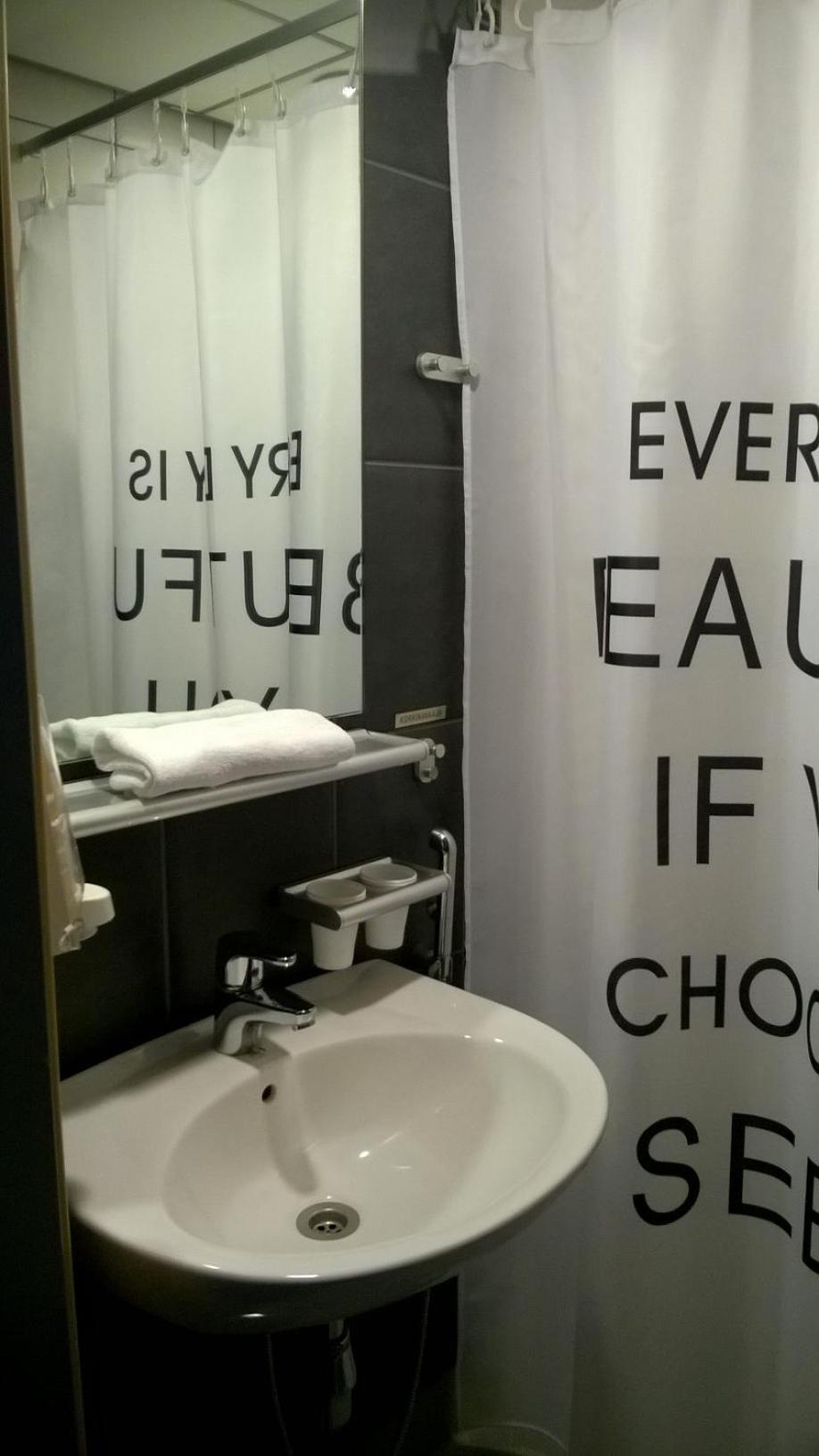Single Room photo 2