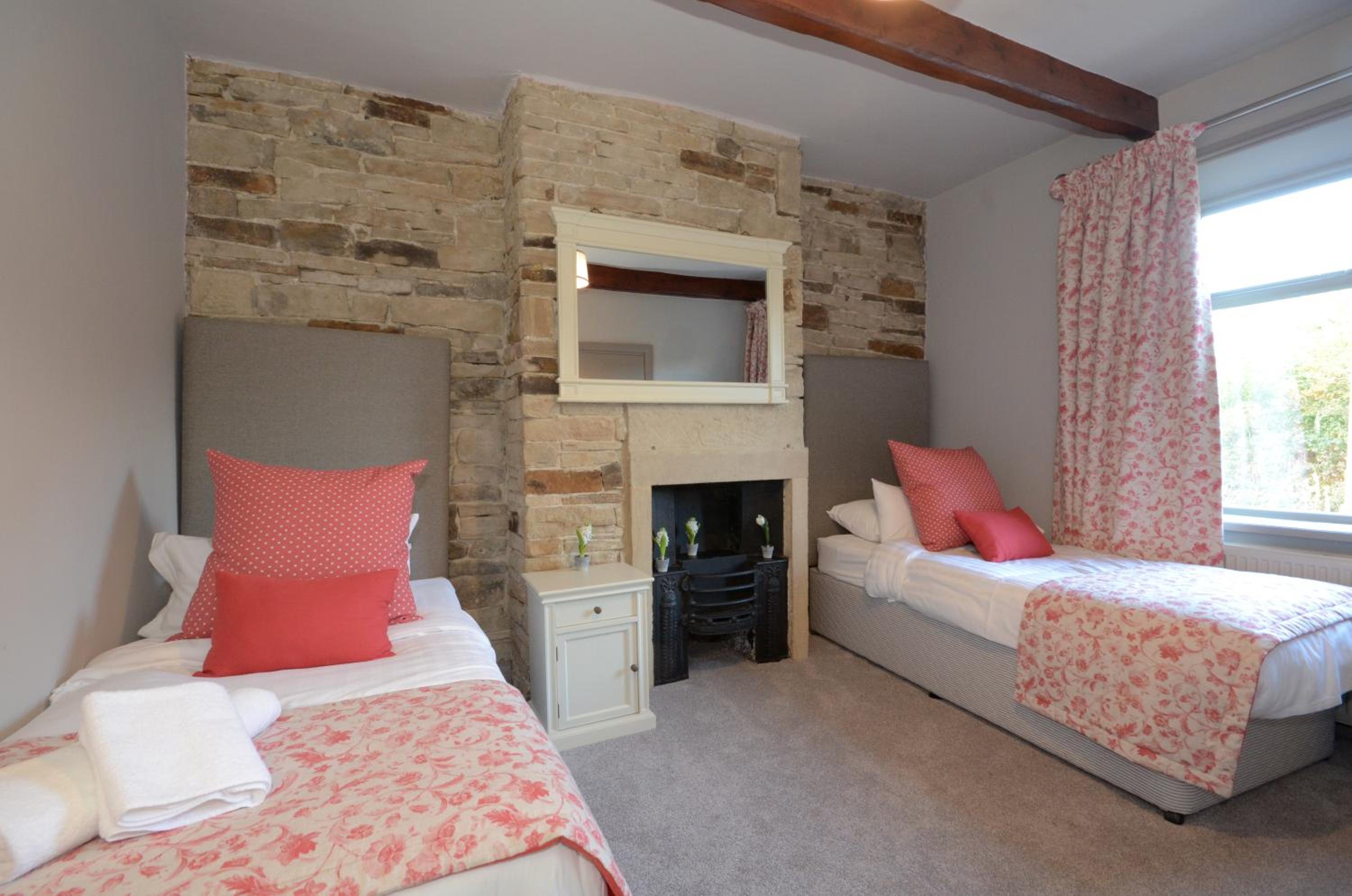 Twin Room - Photo 7