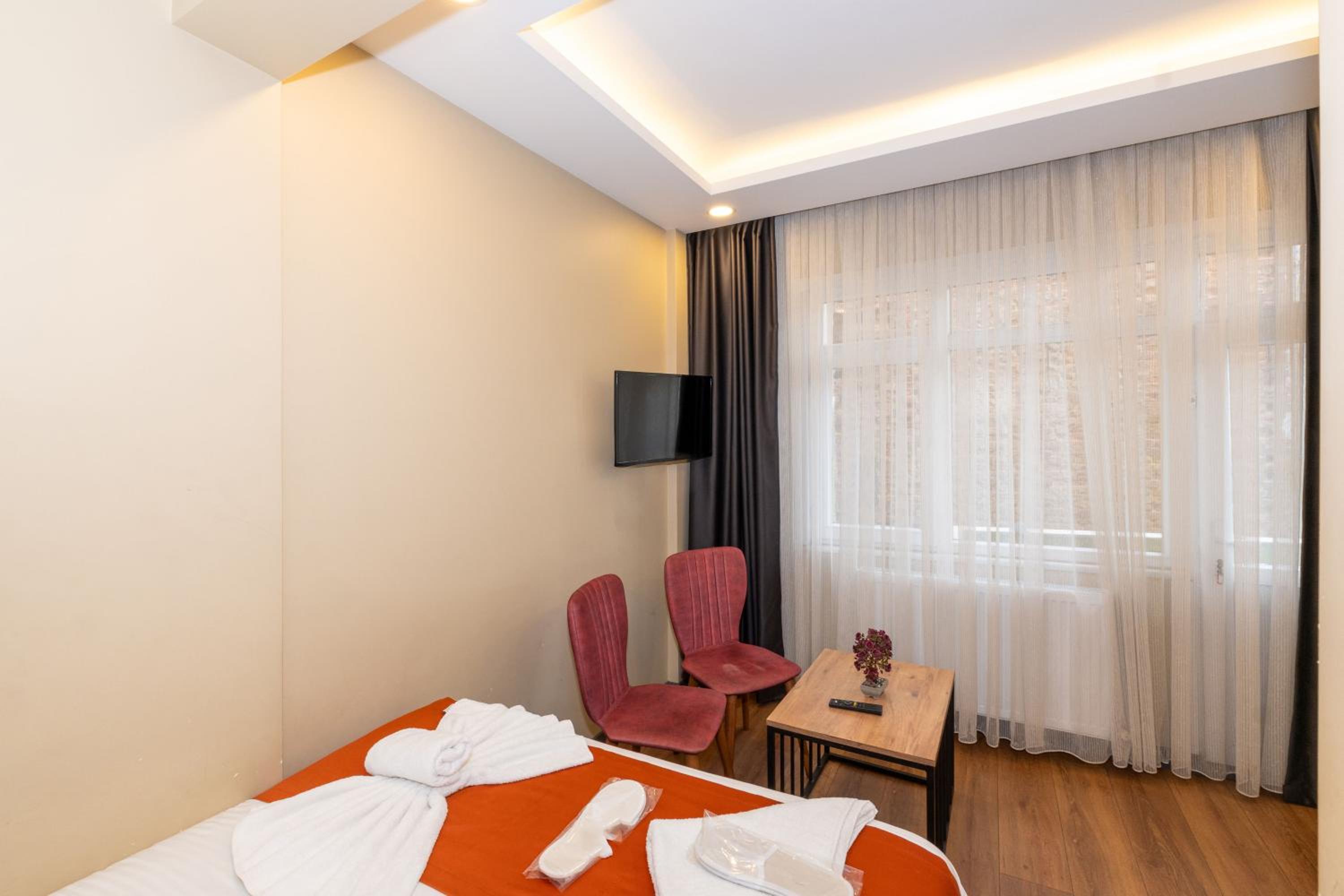 Deluxe Double Room photo 2