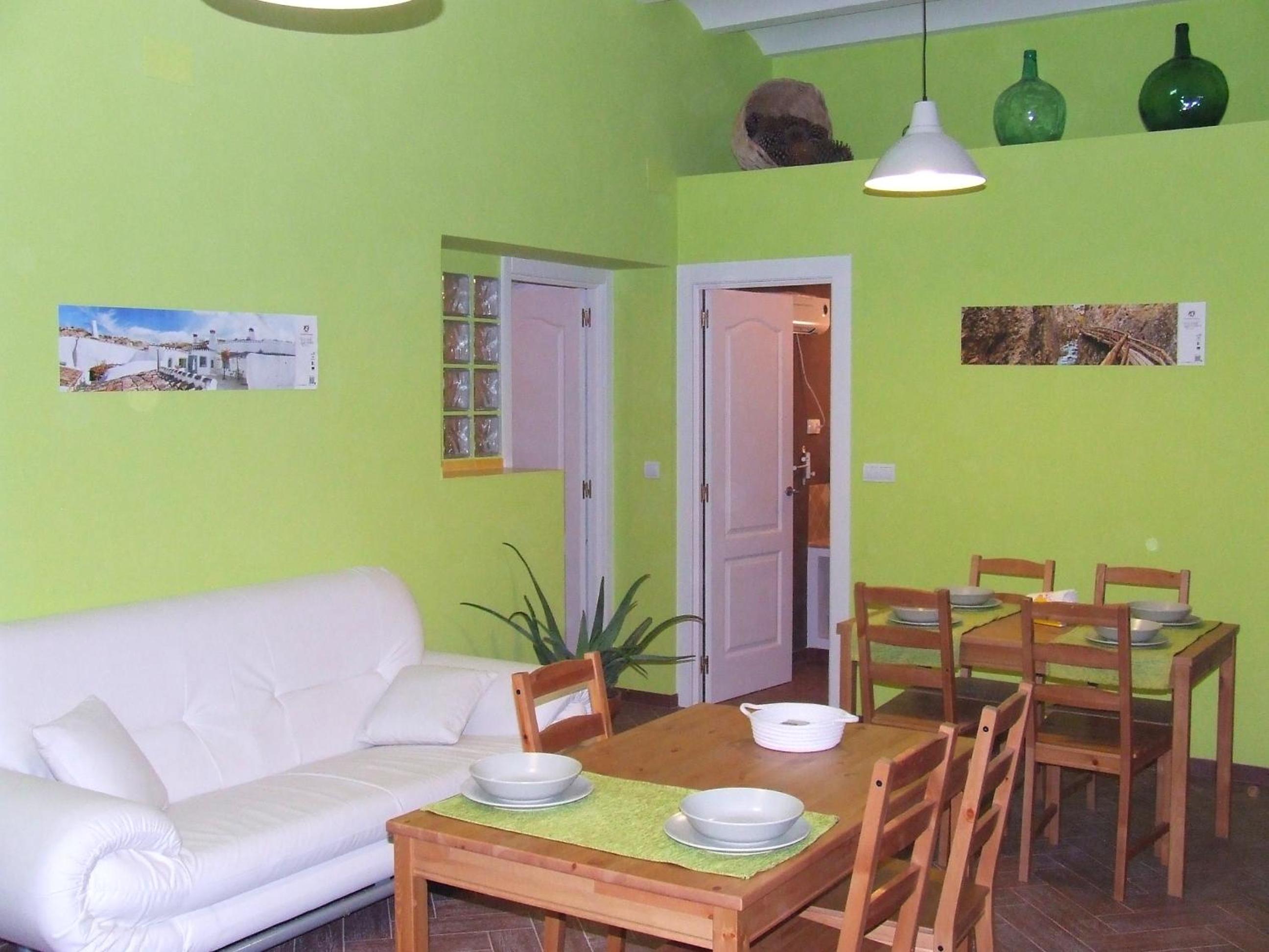 Apartment with Terrace - Photo 10