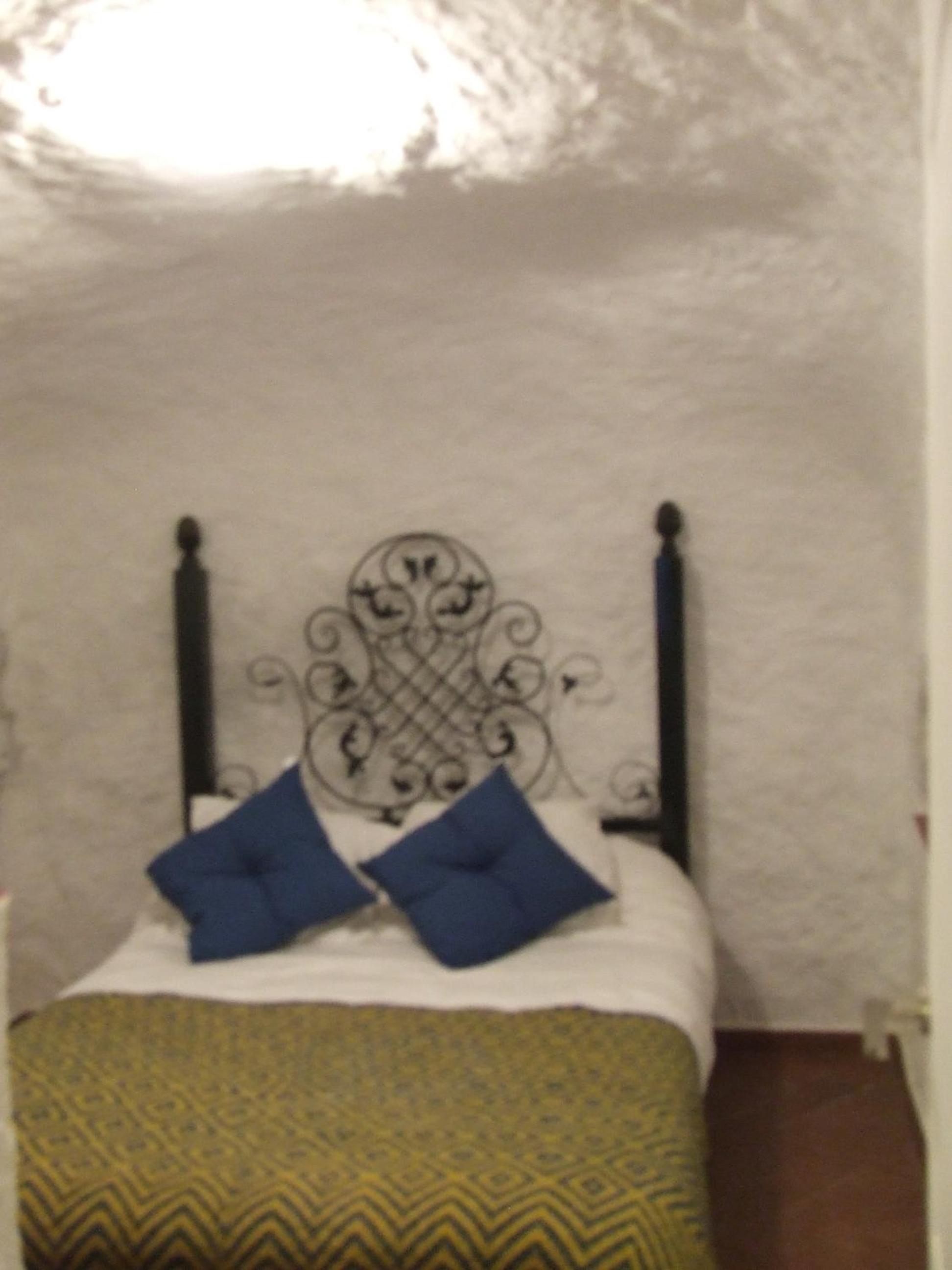 Apartment with Terrace - Photo 8