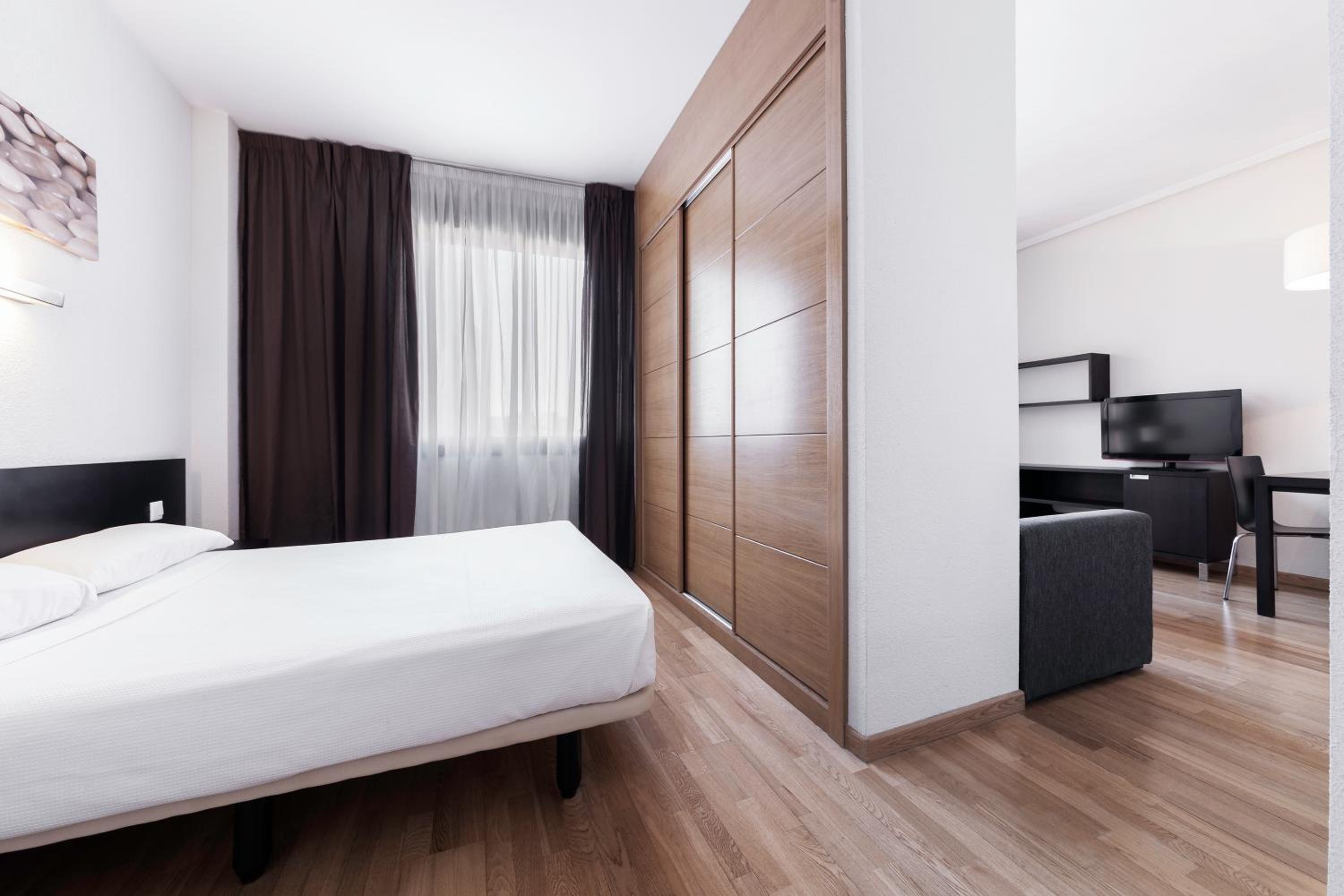 One-Bedroom Apartment (2 Adults) - Photo 3