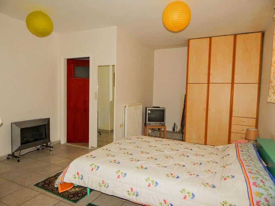 Studio Apartment - Photo 6