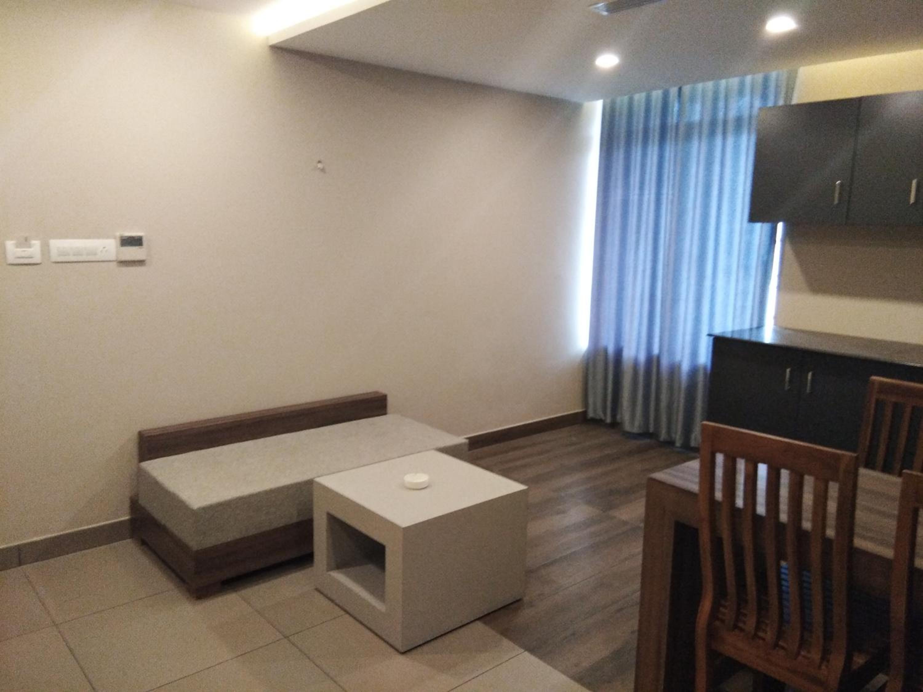 Executive Suite - Photo 1