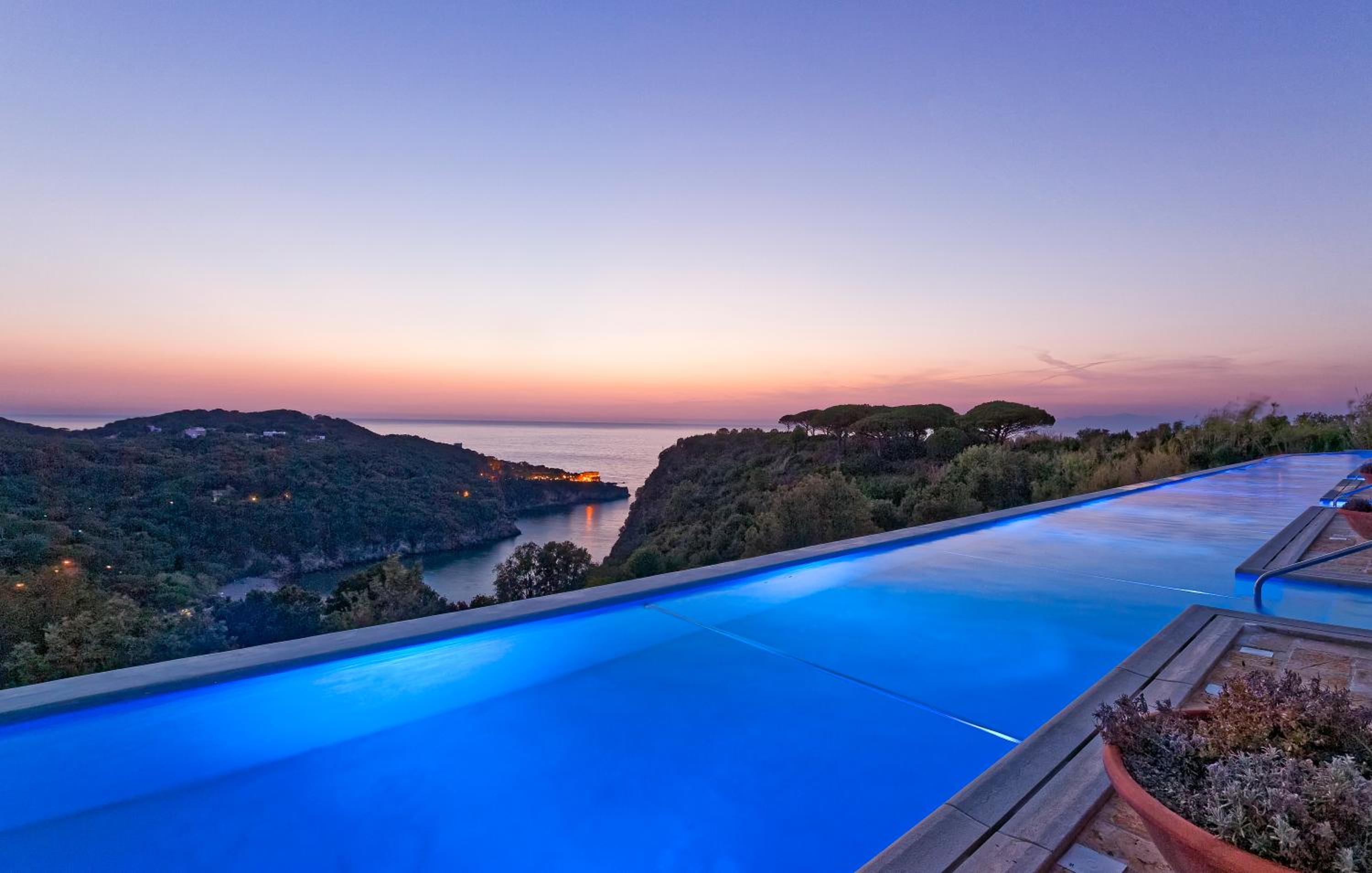 Suite with Sea View - Split Level (4 Adults) - Photo 2