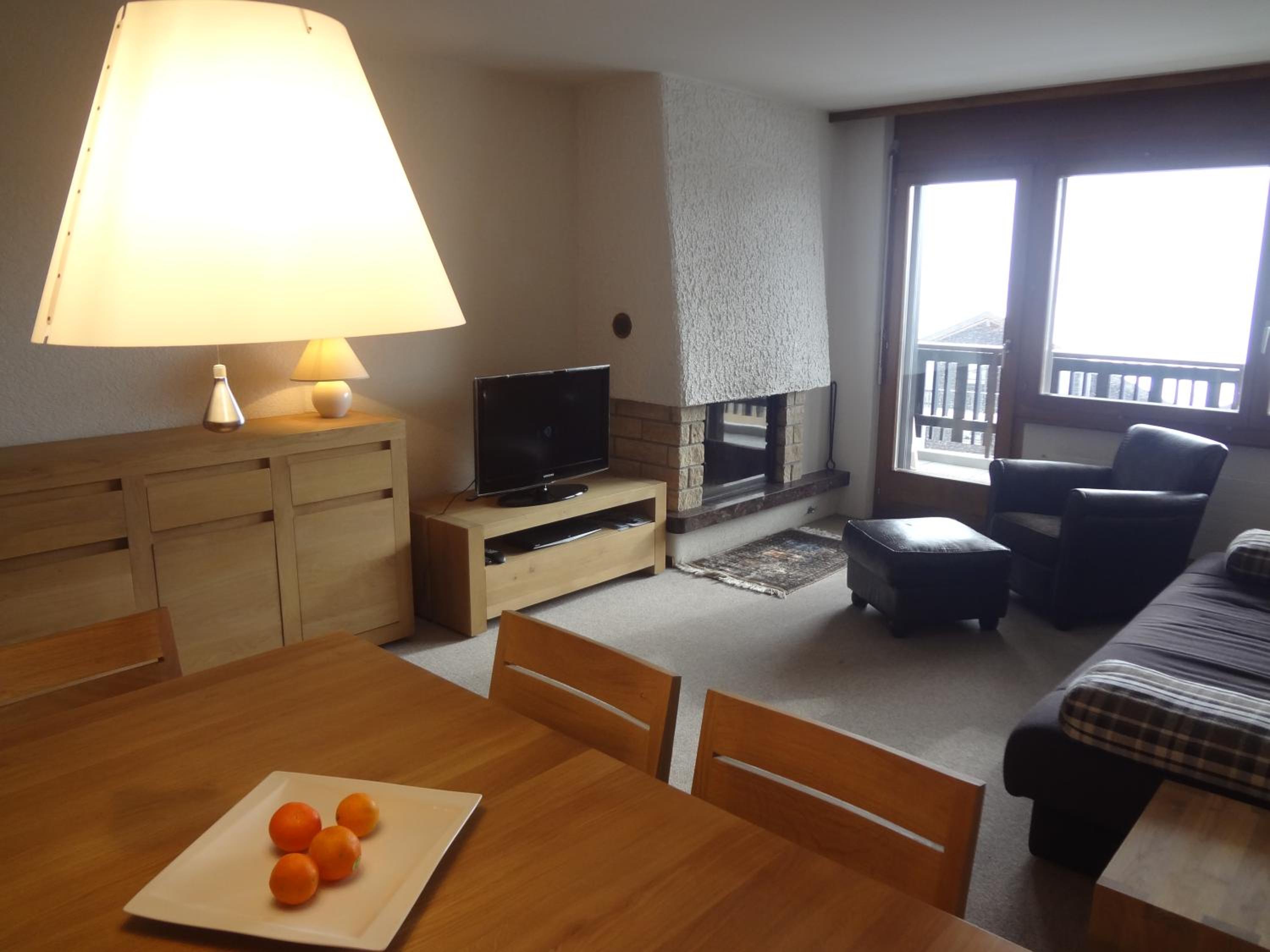 Two-Bedroom Apartment / B17 photo 3