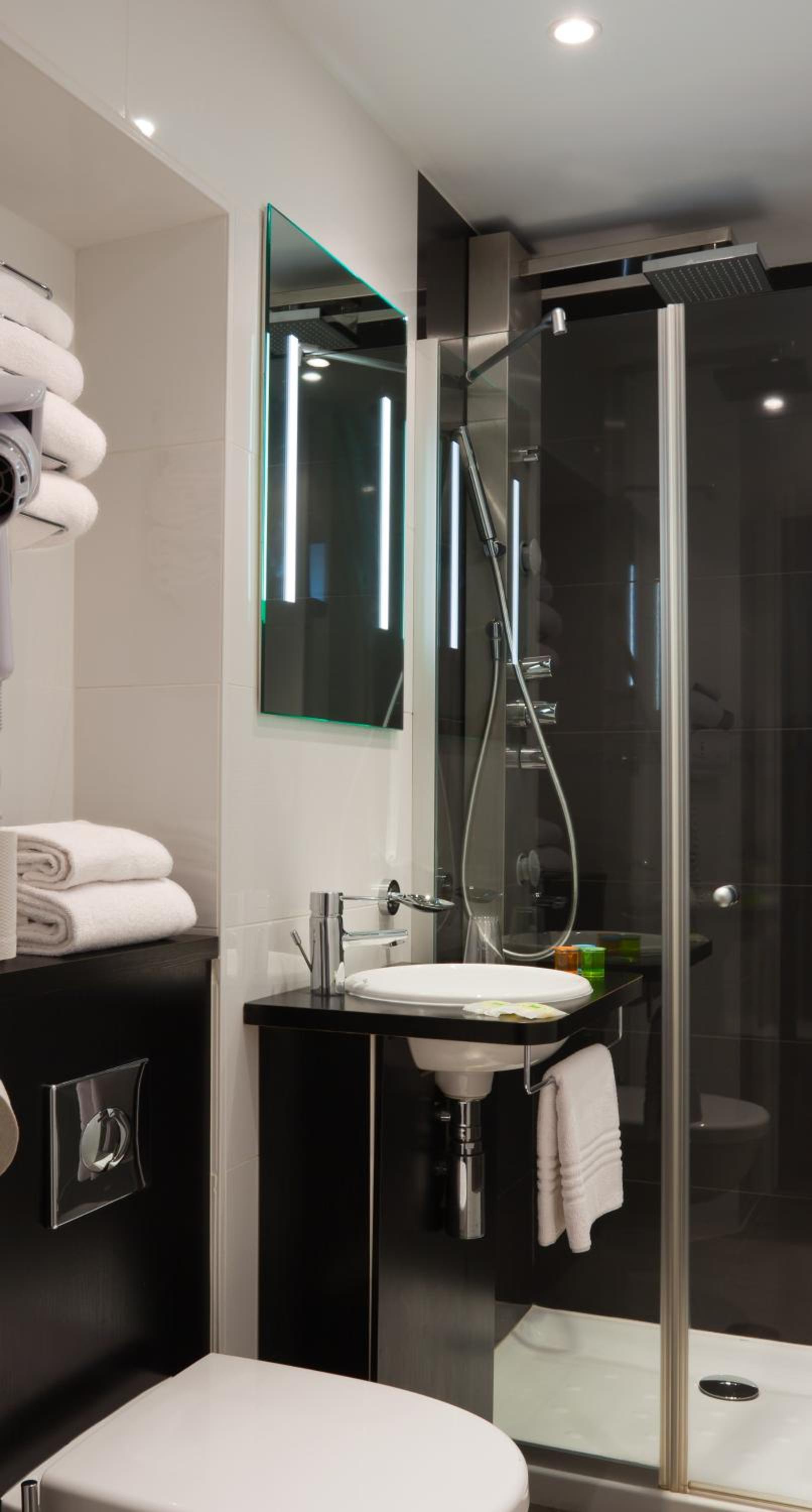 Standard Double Room - Photo 2