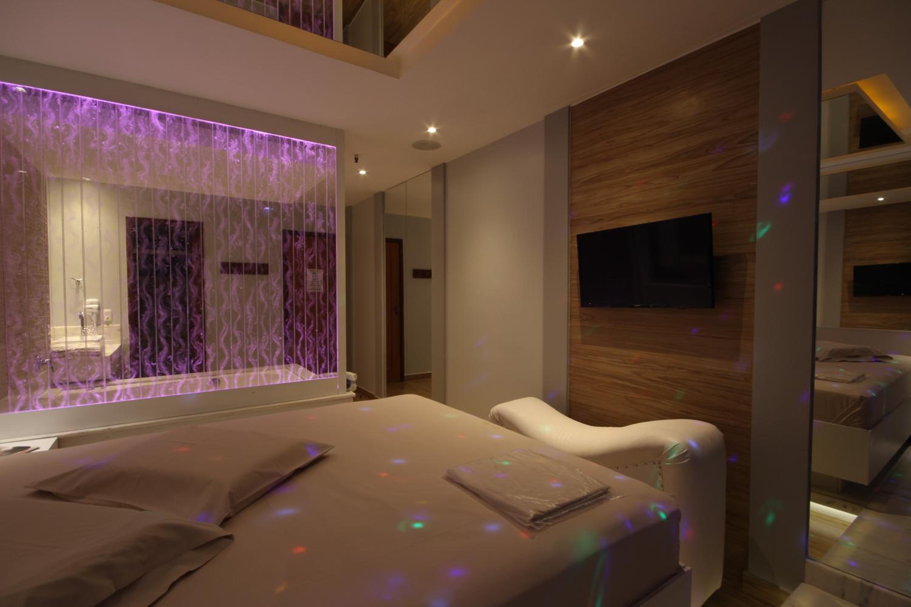 Luxury Suite with Spa Bath