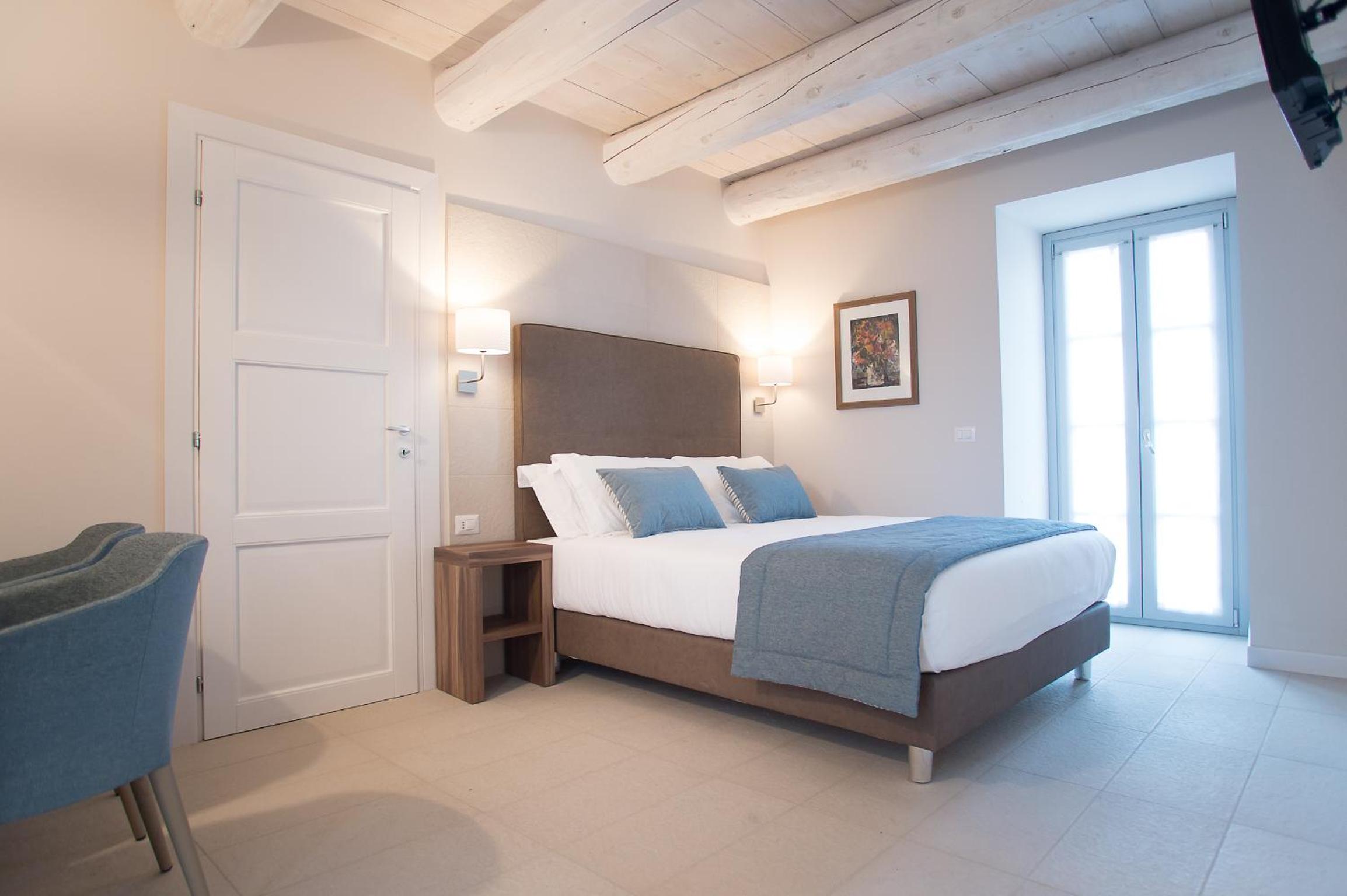 Double Room with Patio photo 3