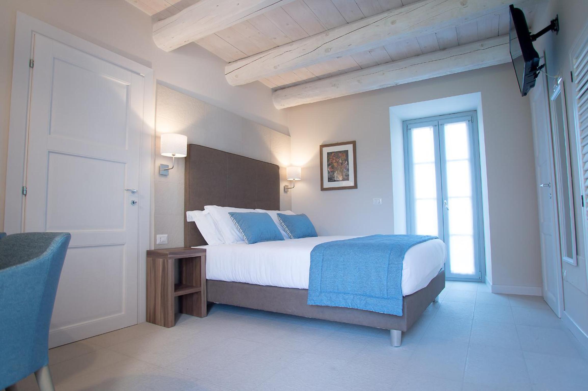 Double Room with Patio photo 1