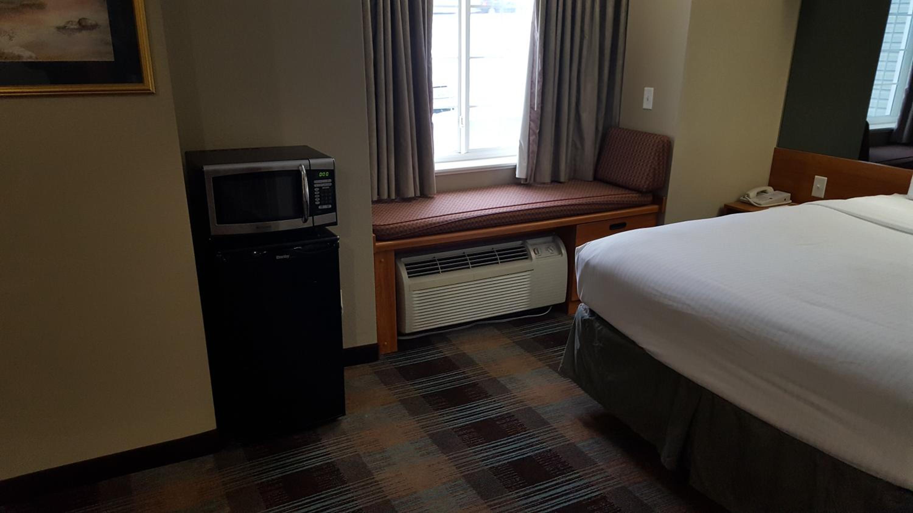 Queen Room - Non-Smoking - Photo 2