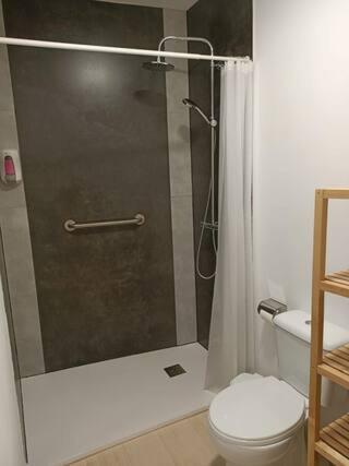Twin Room with Shared Toilet photo 3